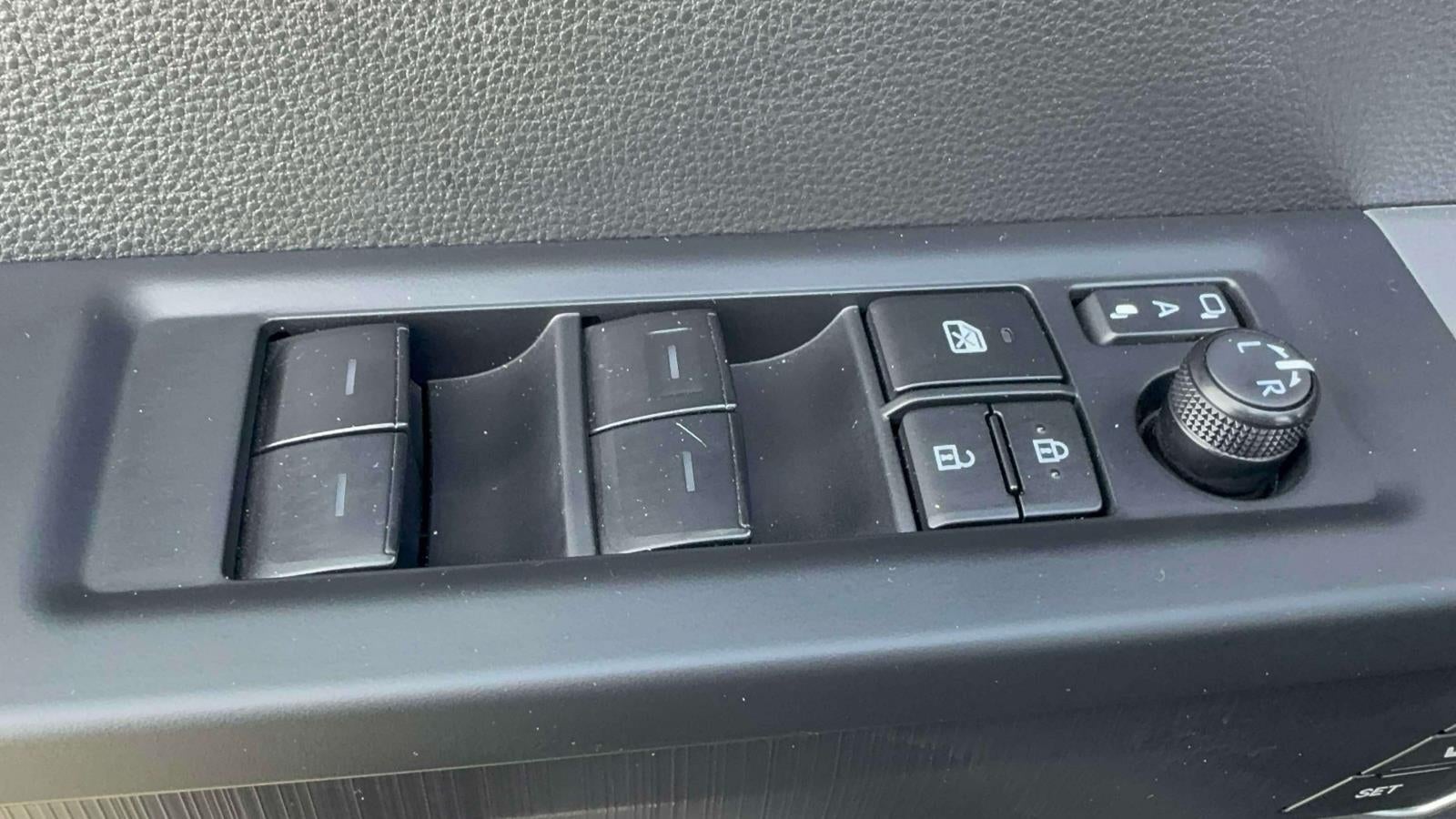 2025 Toyota Tundra 4WD Platinum Hybrid CrewMax 5.5' Bed (Natl)