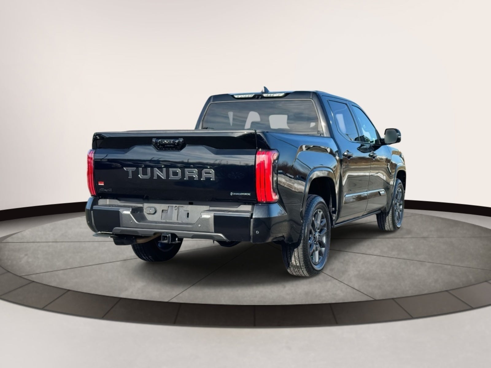 2025 Toyota Tundra 4WD Platinum Hybrid CrewMax 5.5' Bed (Natl)