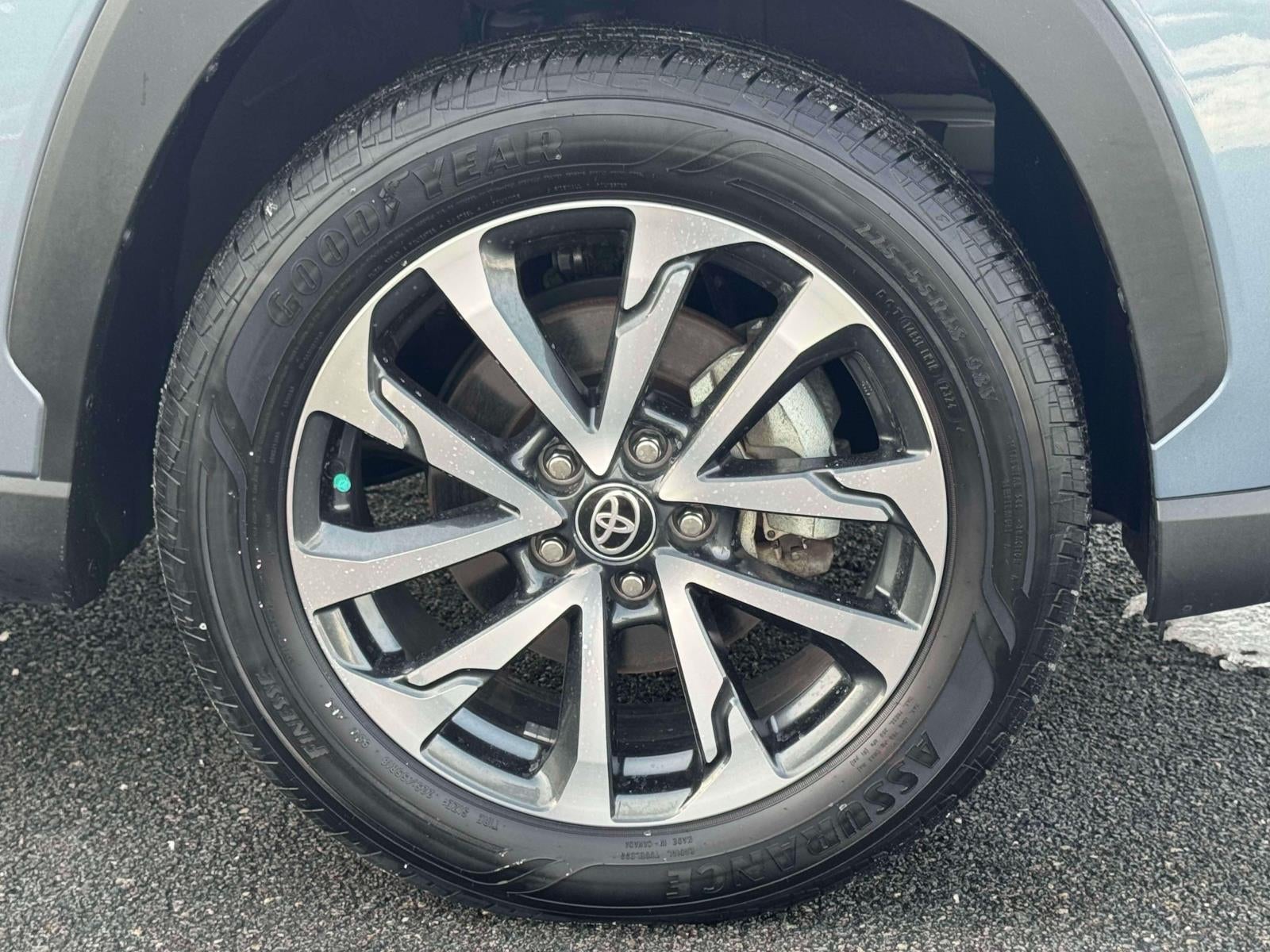 2024 Toyota Corolla Cross XLE 4WD (Natl)