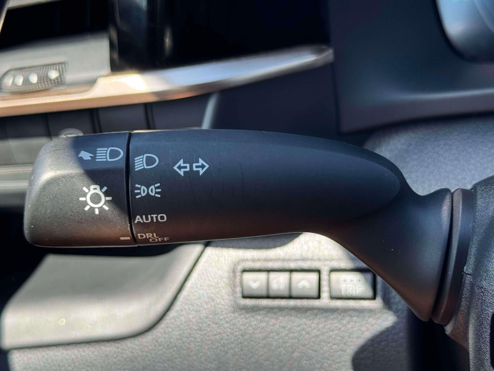 2023 Toyota Crown XLE AWD (Natl)
