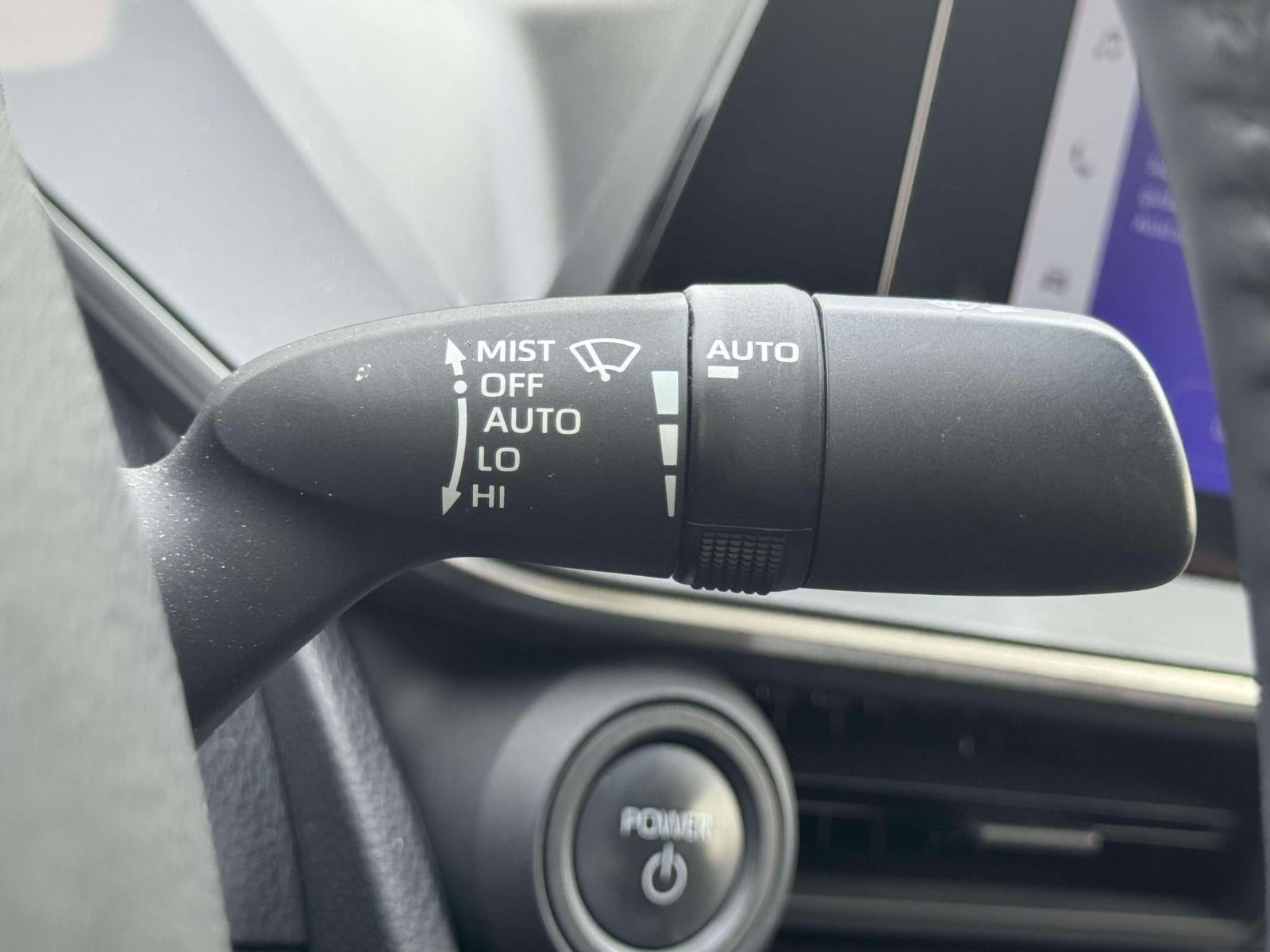 2024 Toyota Prius XLE AWD (Natl)