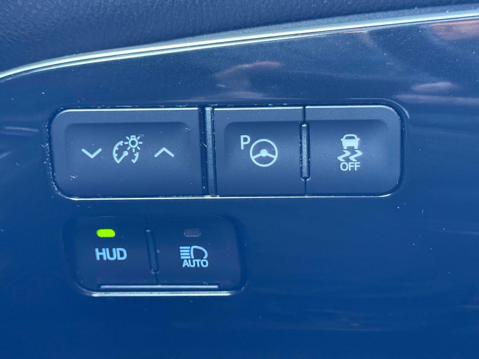 2022 Toyota Prius LE AWD-e (Natl)