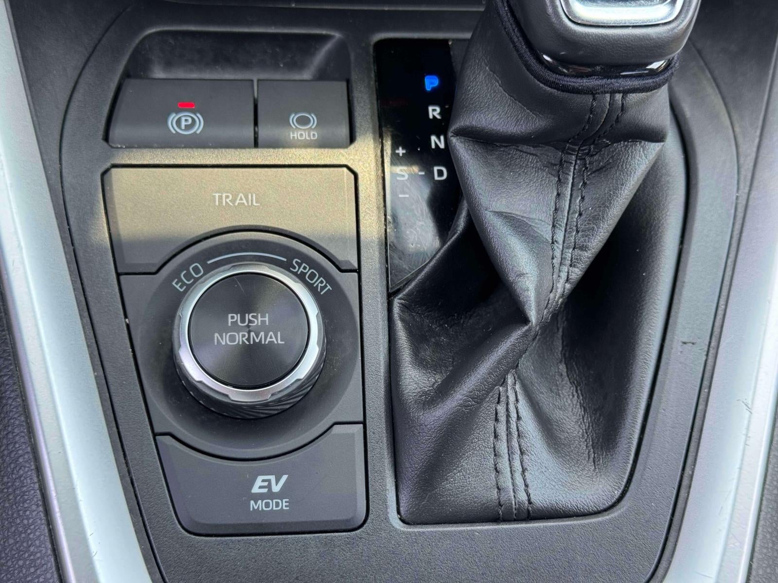 2023 Toyota RAV4 Hybrid SE AWD (Natl)
