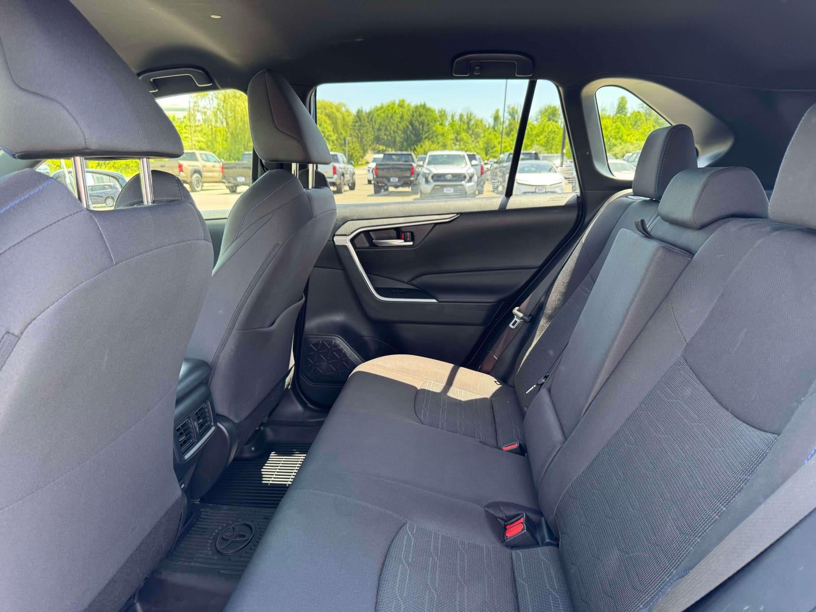 2023 Toyota RAV4 Hybrid SE AWD (Natl)