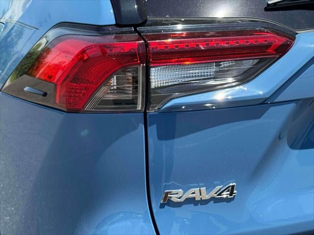 2023 Toyota RAV4 Hybrid SE AWD (Natl)