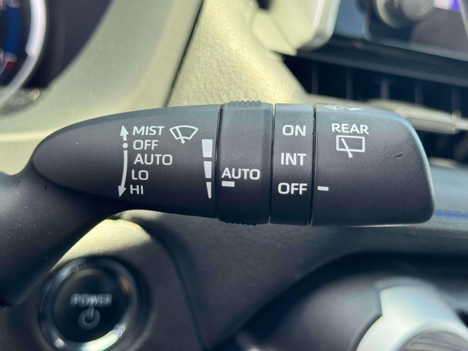 2024 Toyota RAV4 Hybrid SE AWD (Natl)