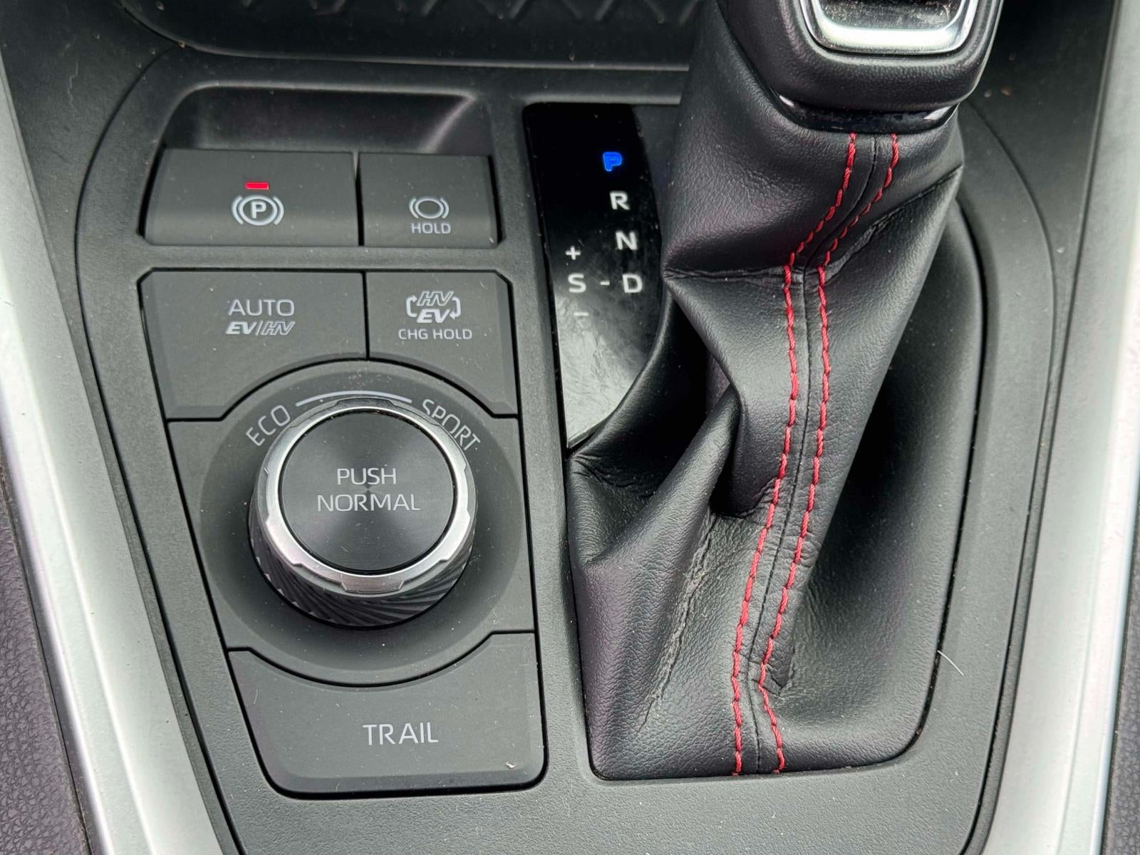 2022 Toyota RAV4 Prime SE (Natl)