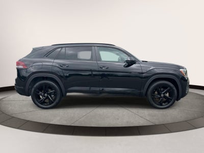 2026 Volkswagen Atlas Cross Sport 2.0T SEL R-Line Black