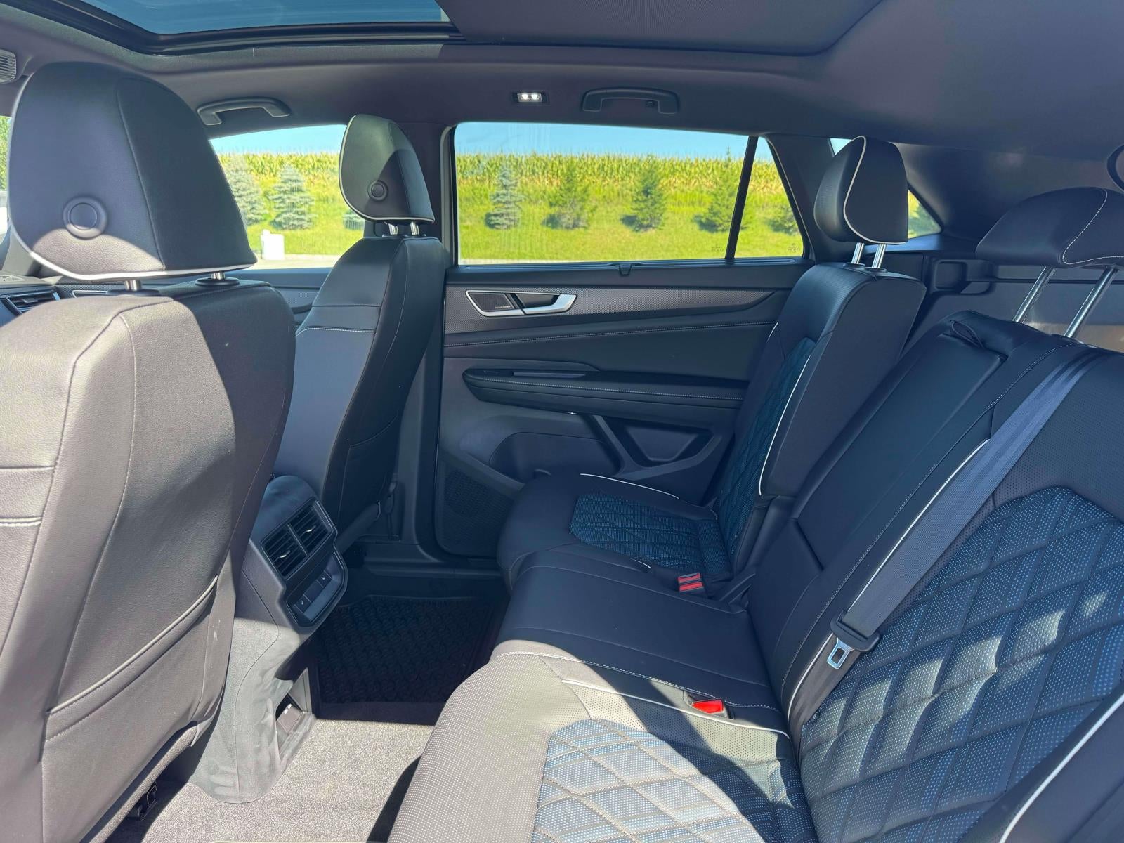 2026 Volkswagen Atlas Cross Sport 2.0T SEL Premium R-Line