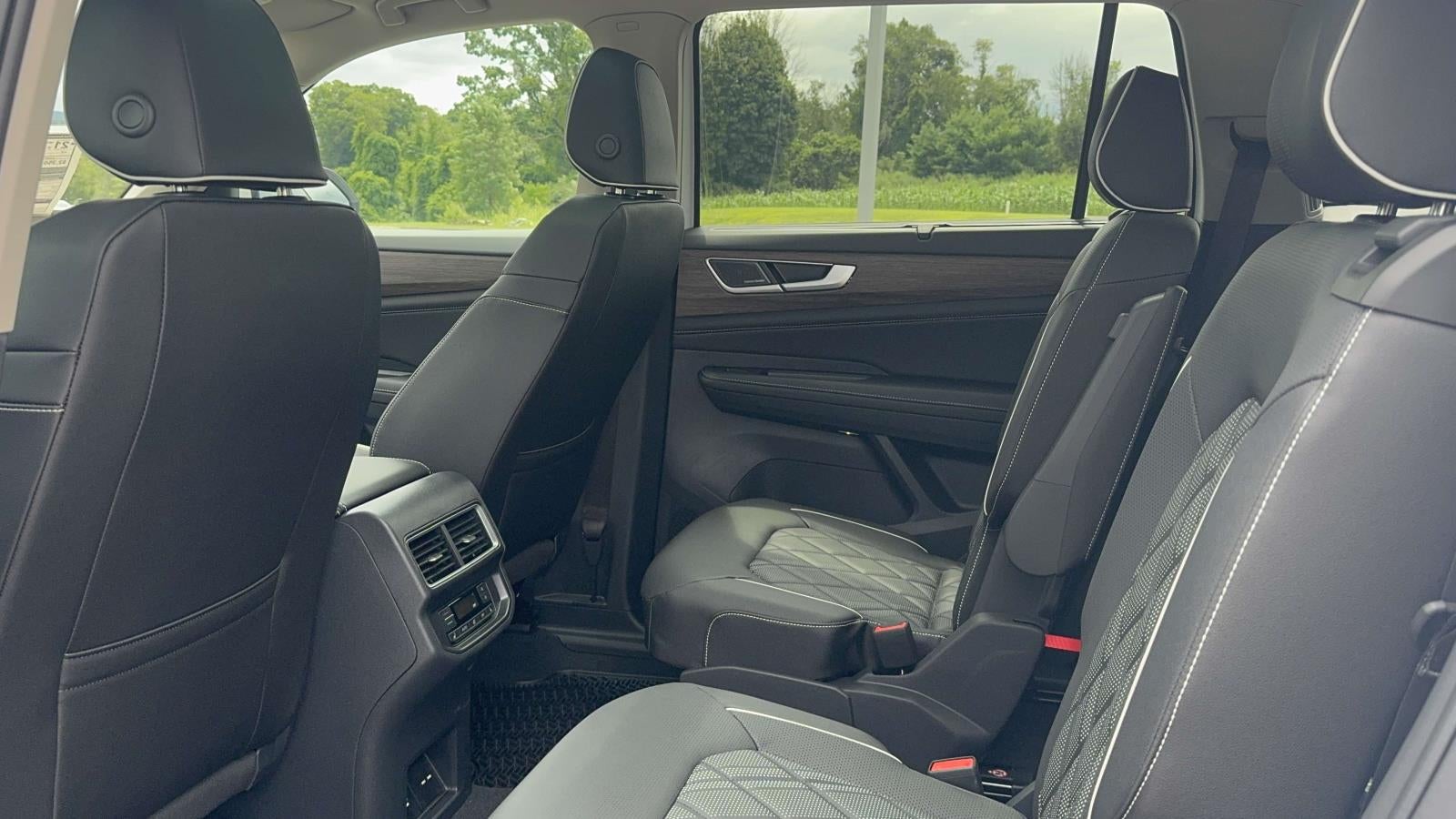 2026 Volkswagen Atlas 2.0T SEL Premium R-Line