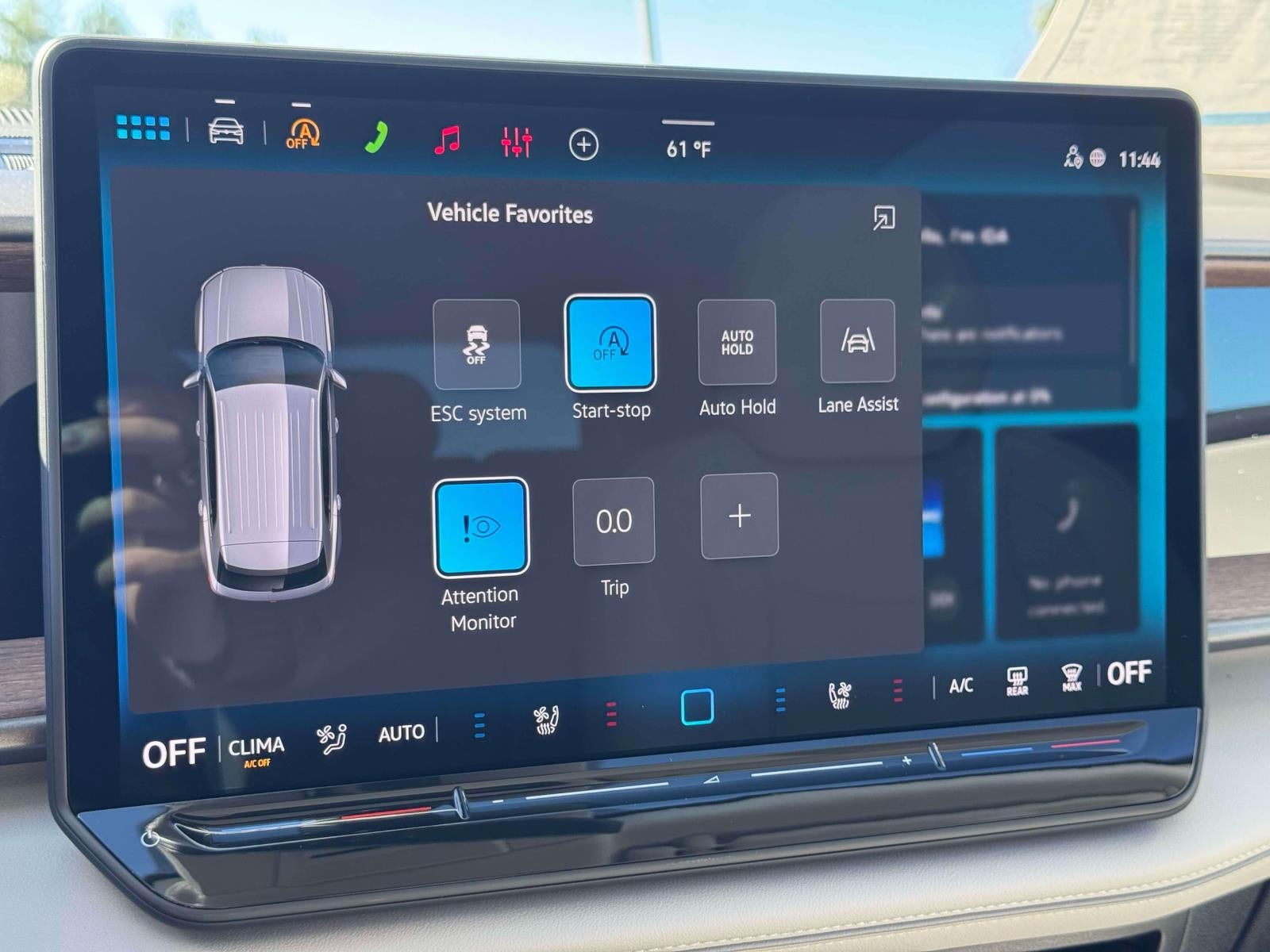 2027 Volkswagen Atlas 2.0T SE w/ Technology