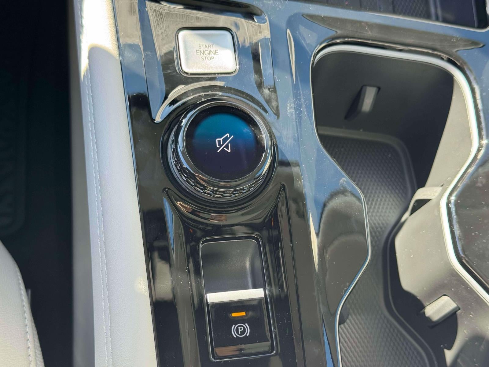 2027 Volkswagen Atlas 2.0T SE w/ Technology