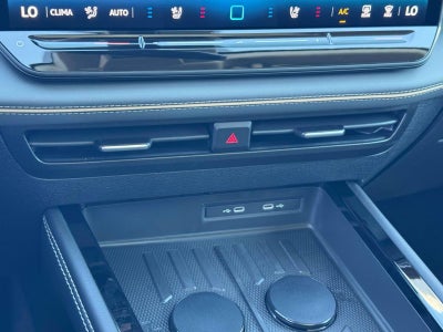 2027 Volkswagen Atlas 2.0T SE w/ Technology