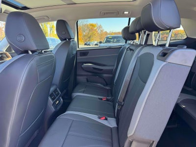 2027 Volkswagen Atlas 2.0T SE w/ Technology