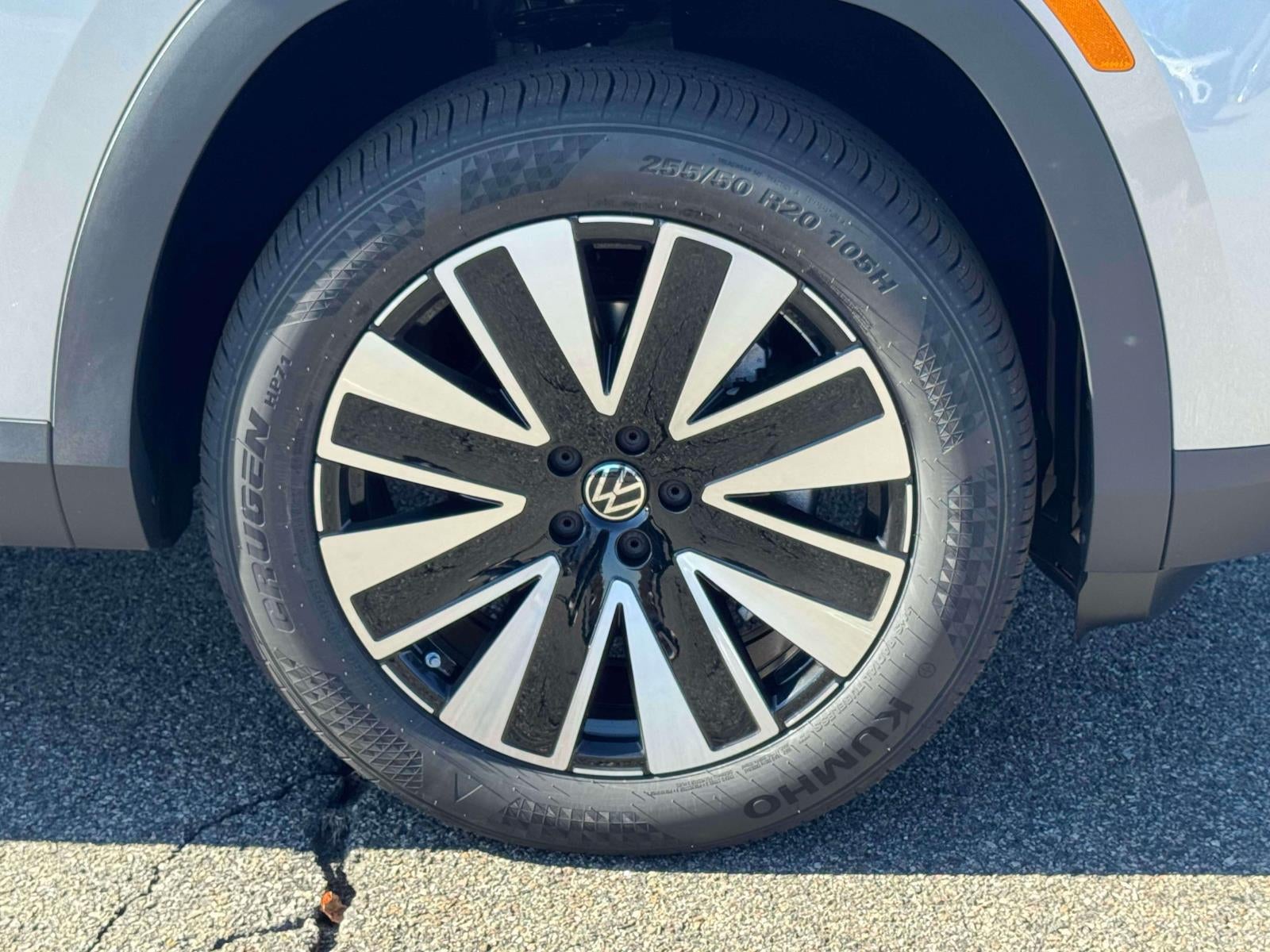 2027 Volkswagen Atlas 2.0T SE w/ Technology