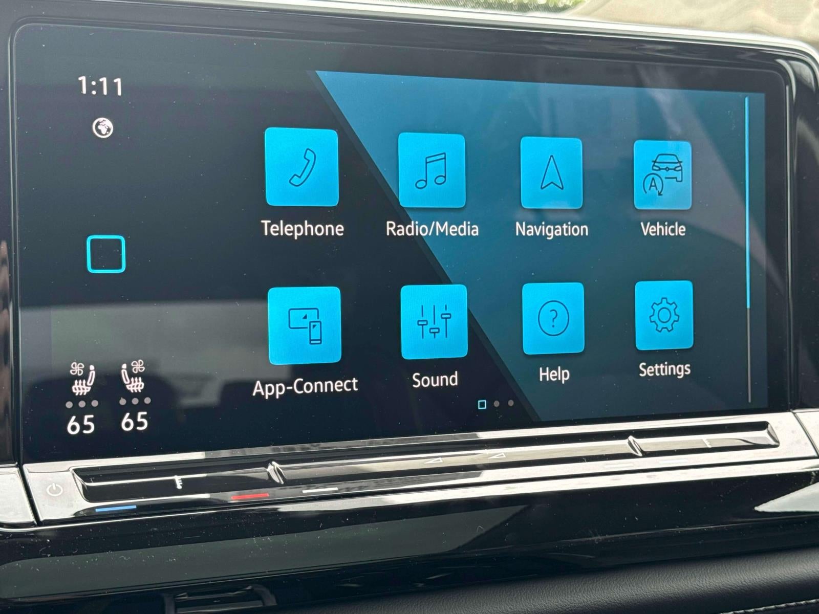 2025 Volkswagen Atlas 2.0T SE