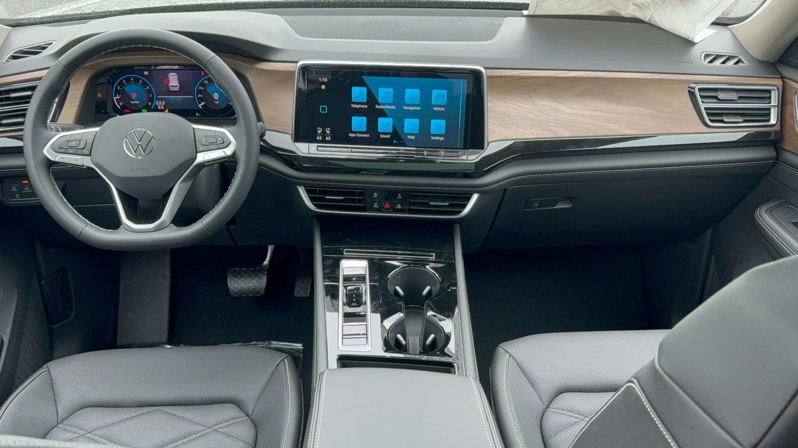 2025 Volkswagen Atlas 2.0T SE