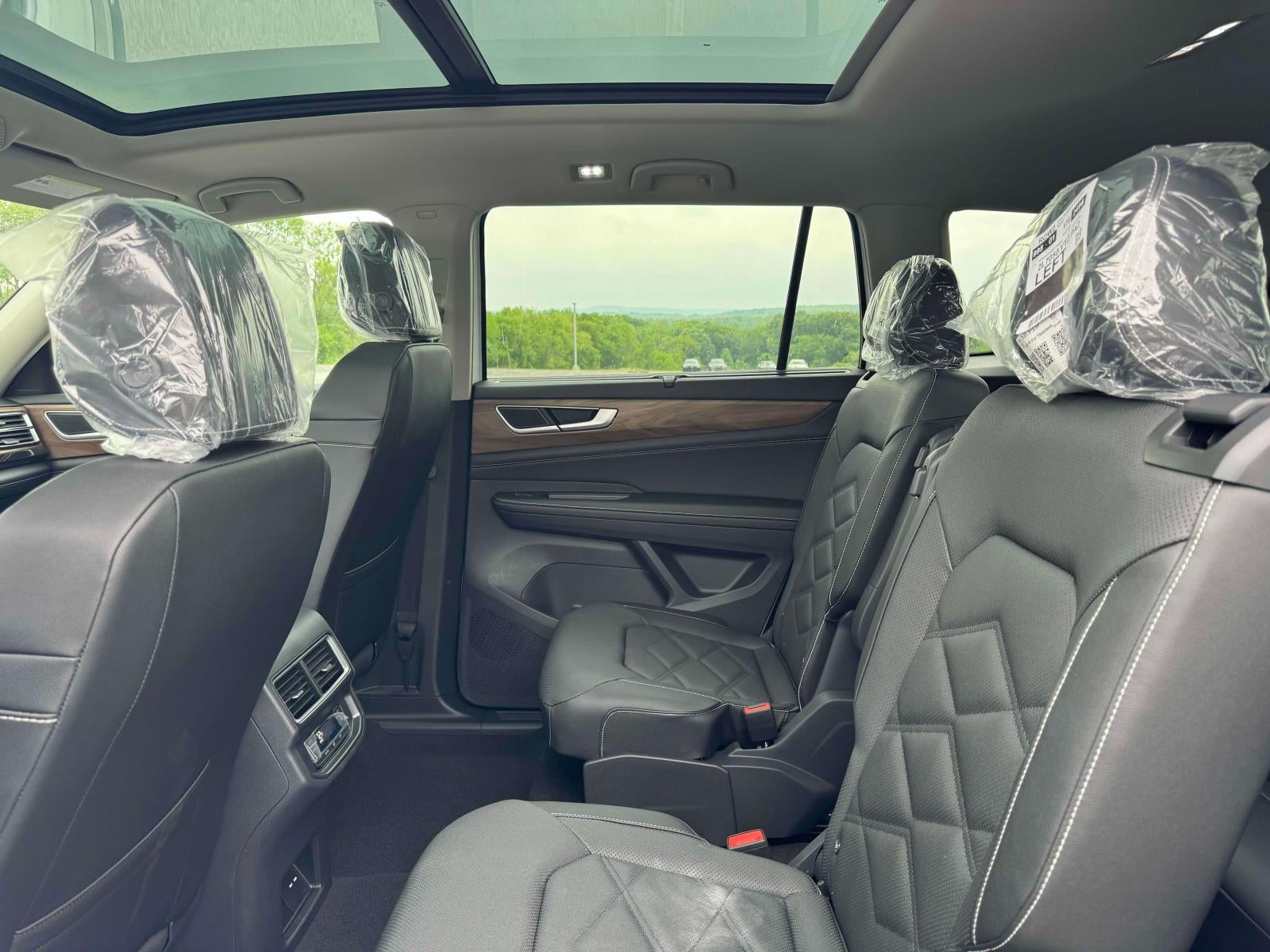 2025 Volkswagen Atlas 2.0T SE