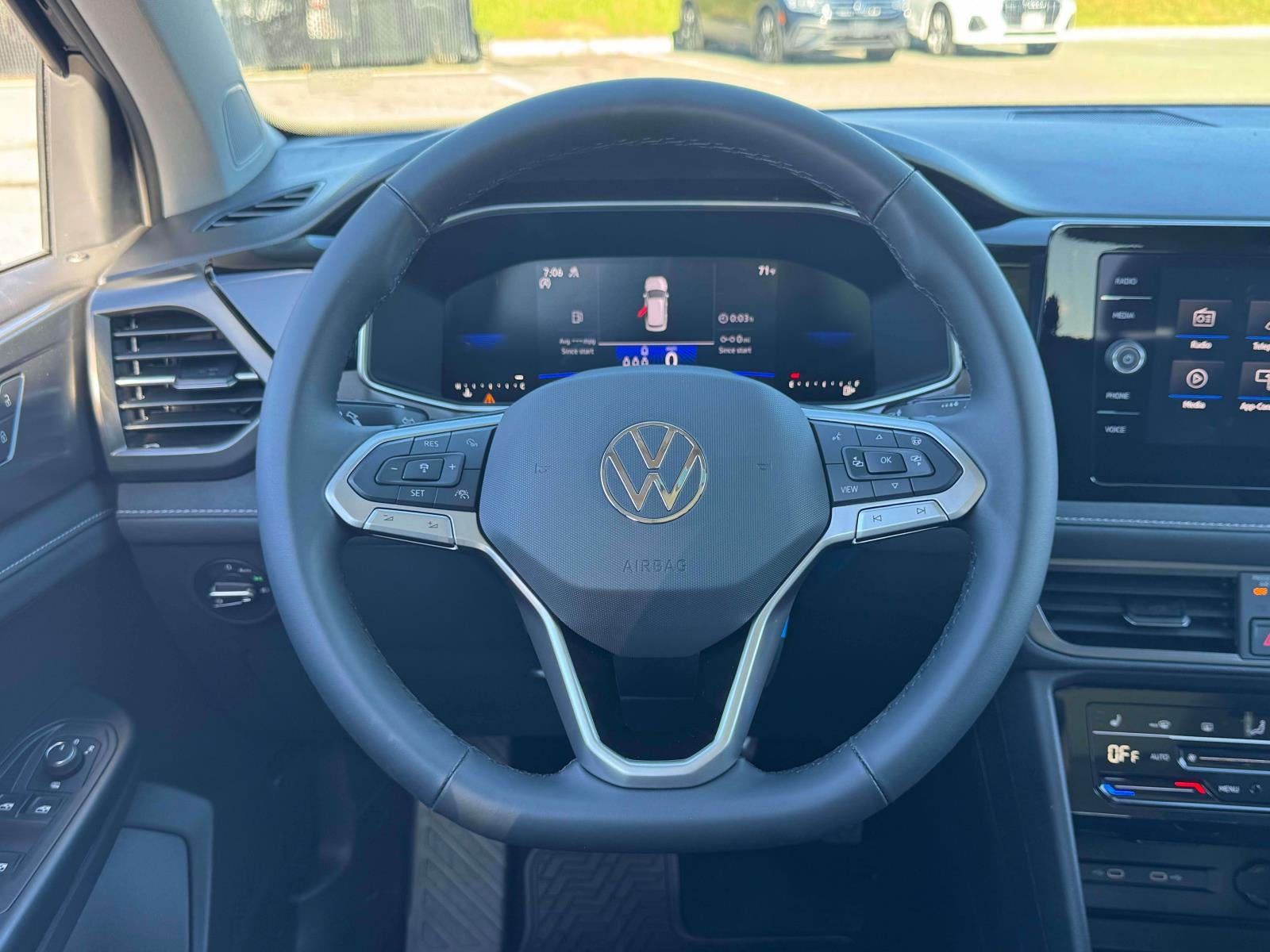 2027 Volkswagen Taos 1.5T SE