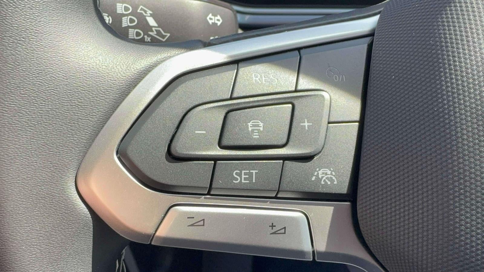 2026 Volkswagen Taos 1.5T SEL