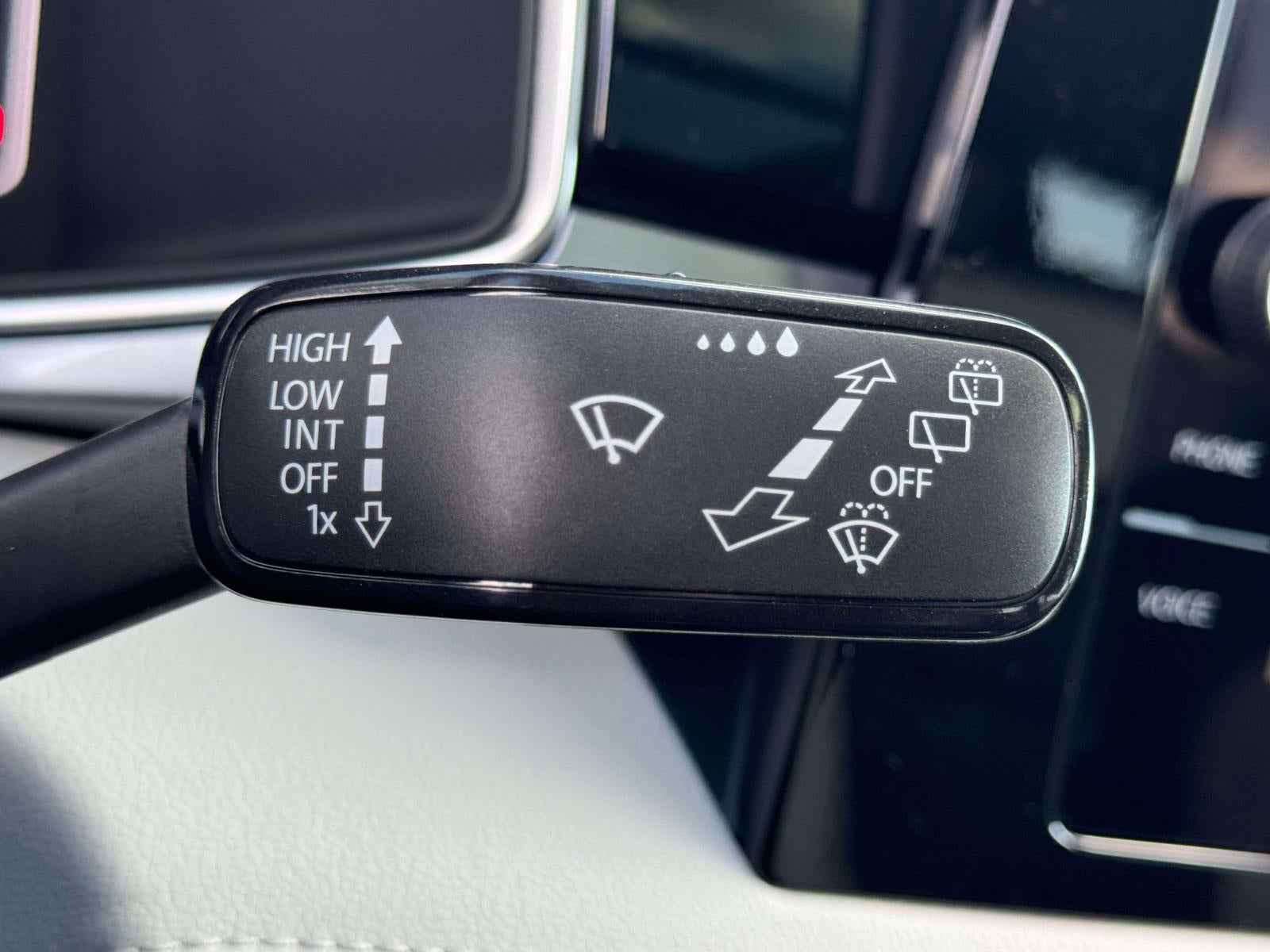 2027 Volkswagen Taos 1.5T SEL