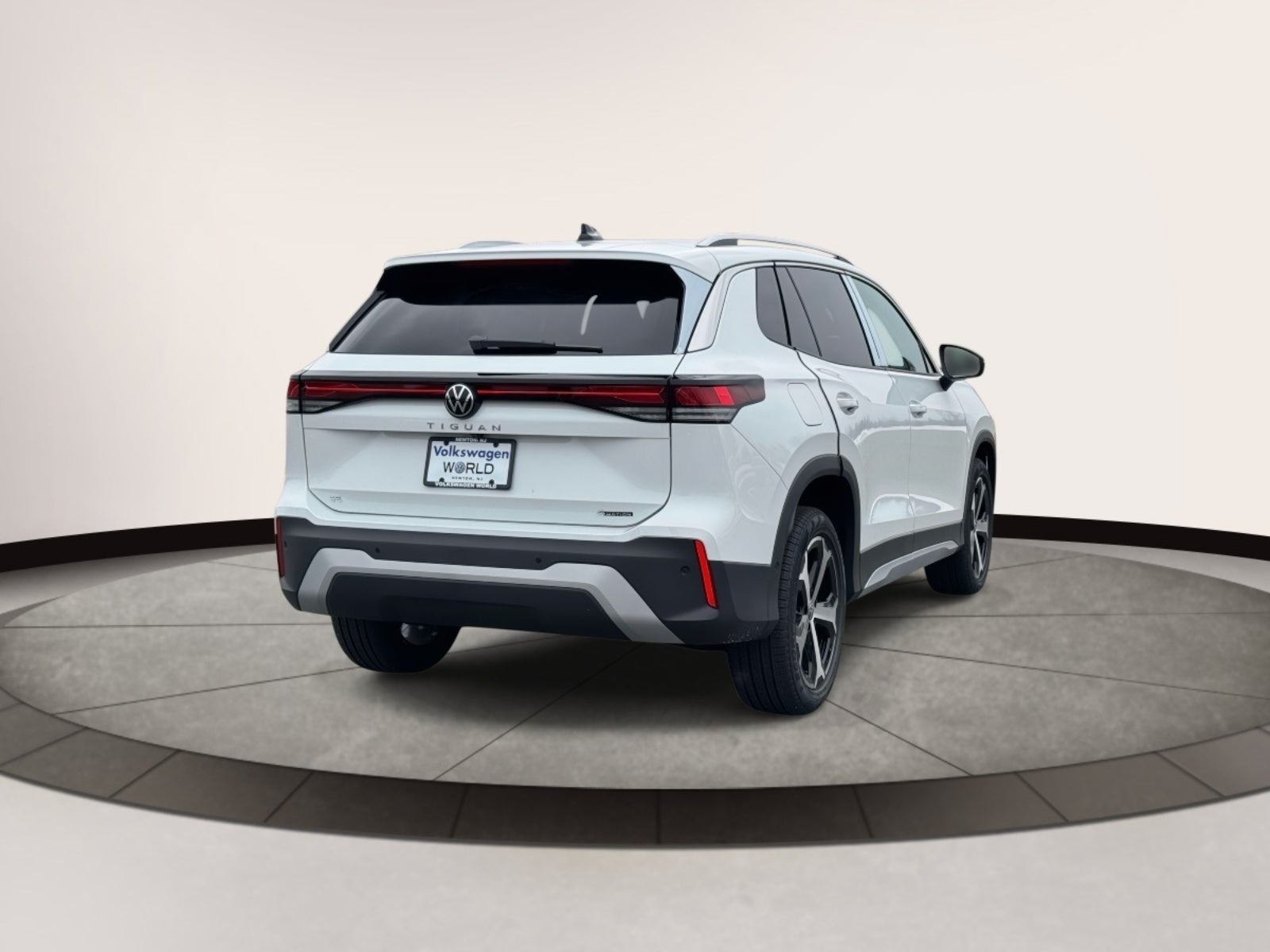 2026 Volkswagen Tiguan 2.0T SE