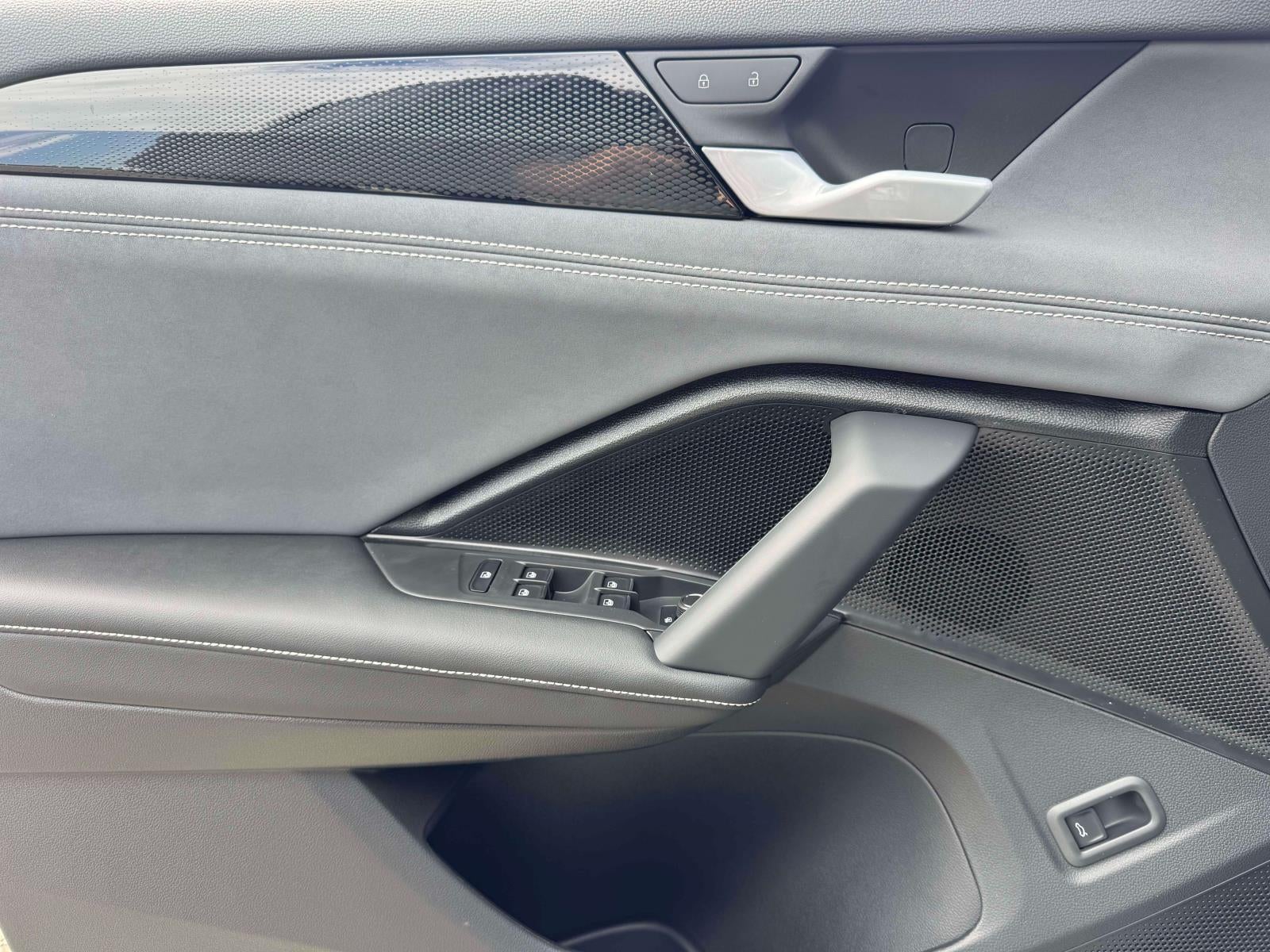 2026 Volkswagen Tiguan SE AWD