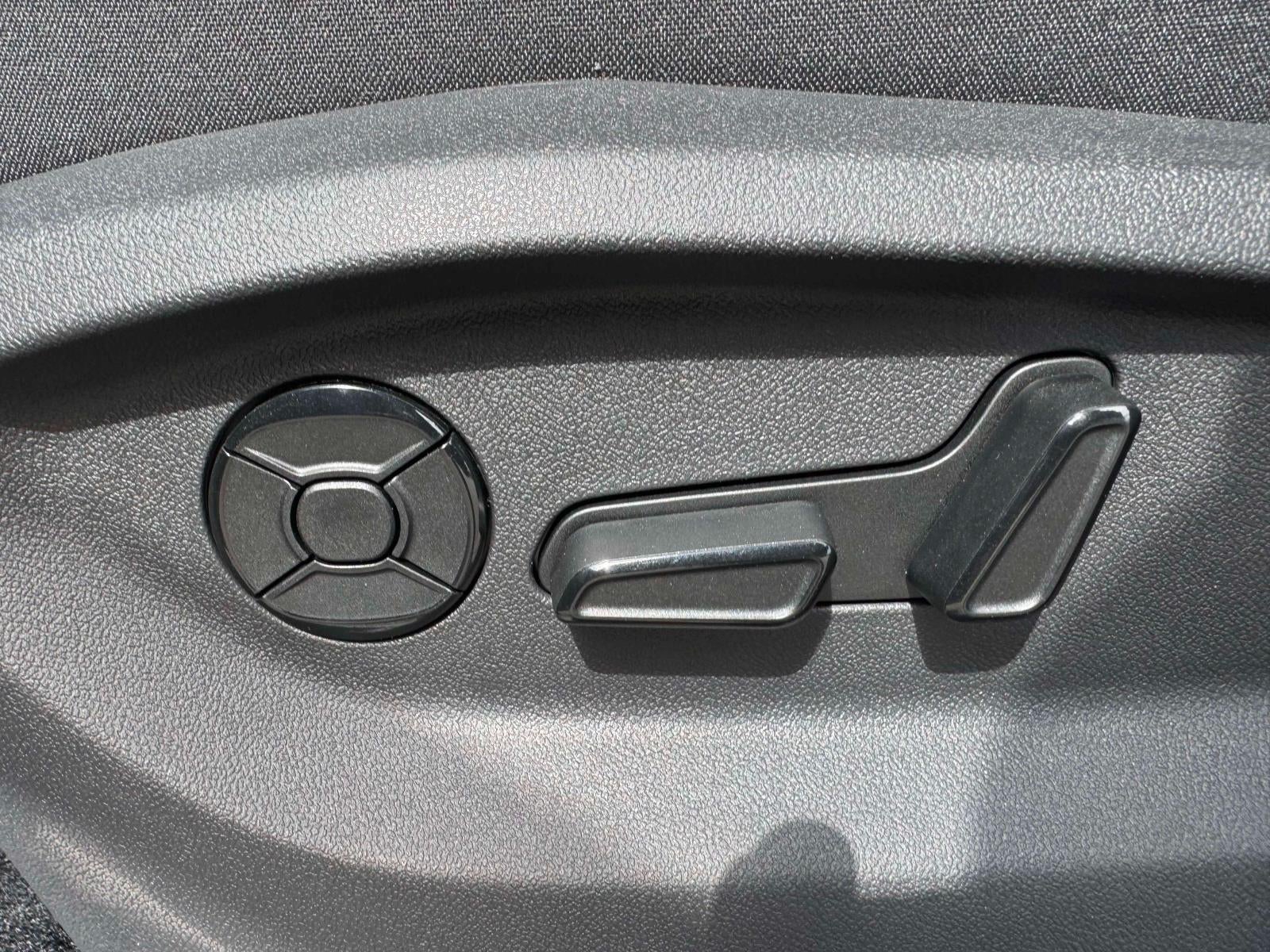 2026 Volkswagen Tiguan SE AWD