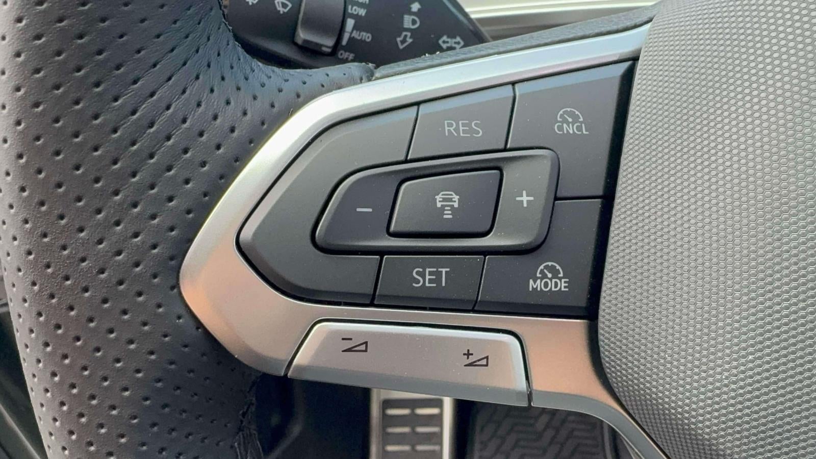 2026 Volkswagen Tiguan SE R-Line AWD