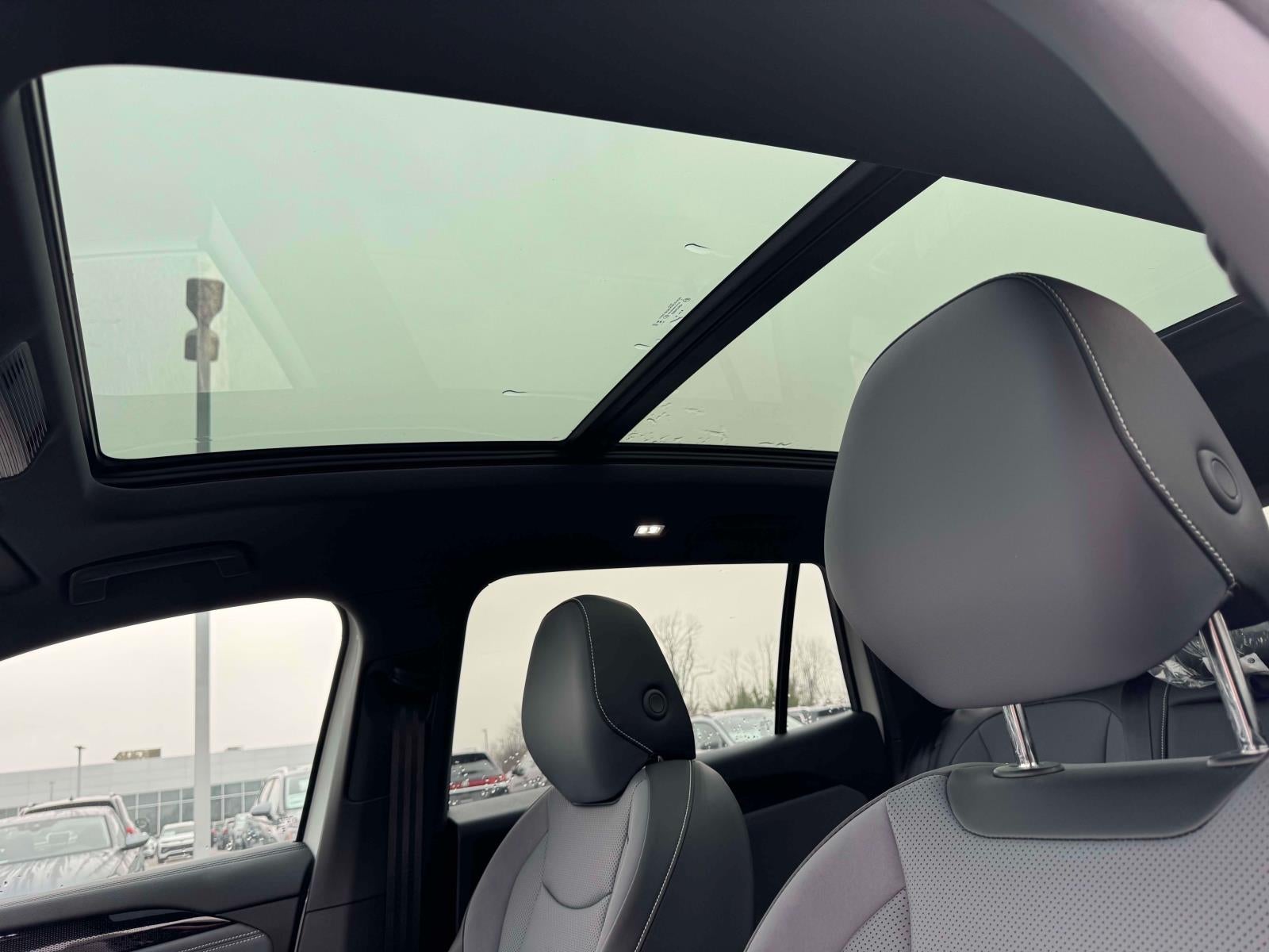 2025 Volkswagen Tiguan 2.0T SE R-Line Black