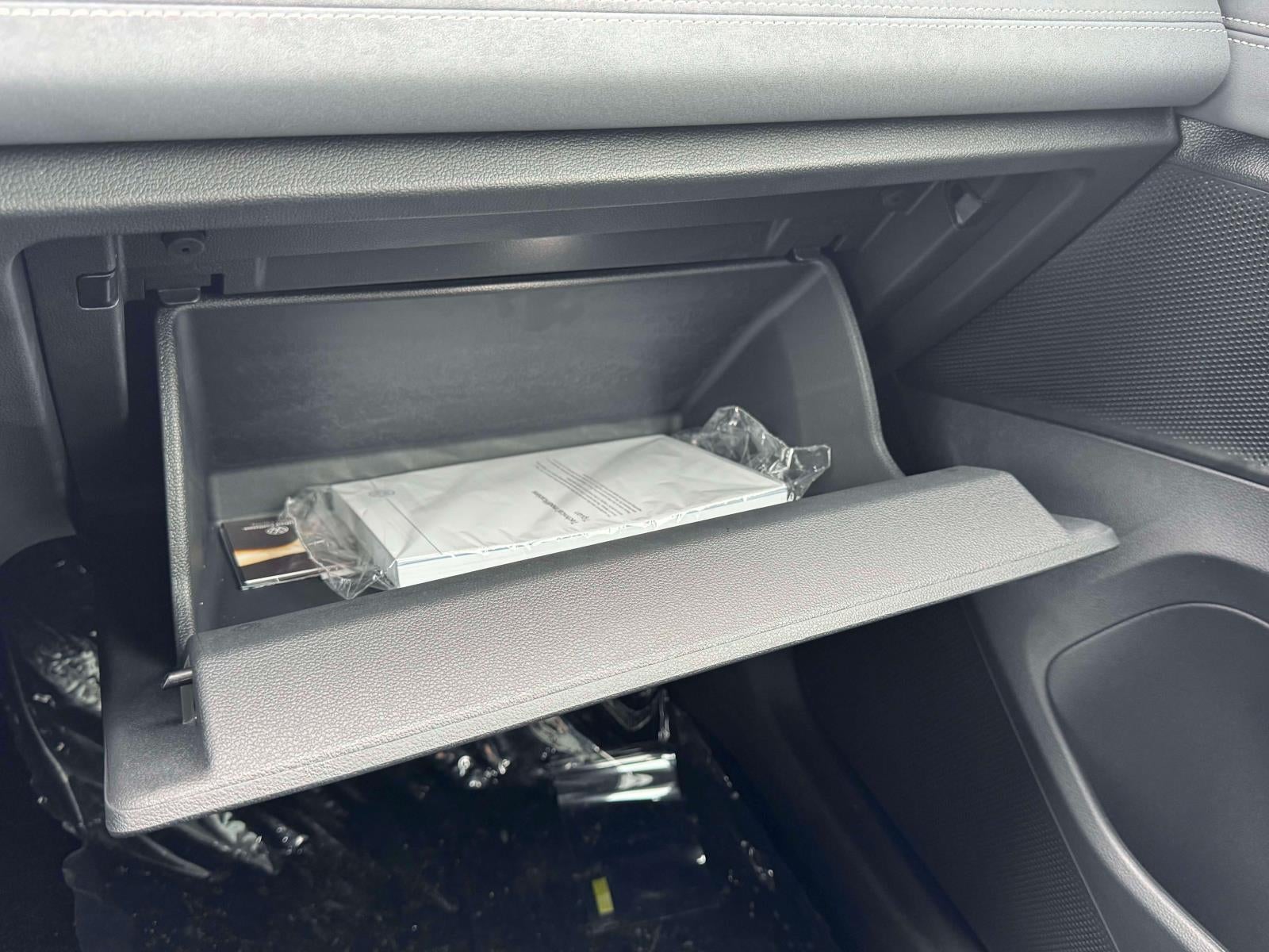 2025 Volkswagen Tiguan 2.0T SE R-Line Black