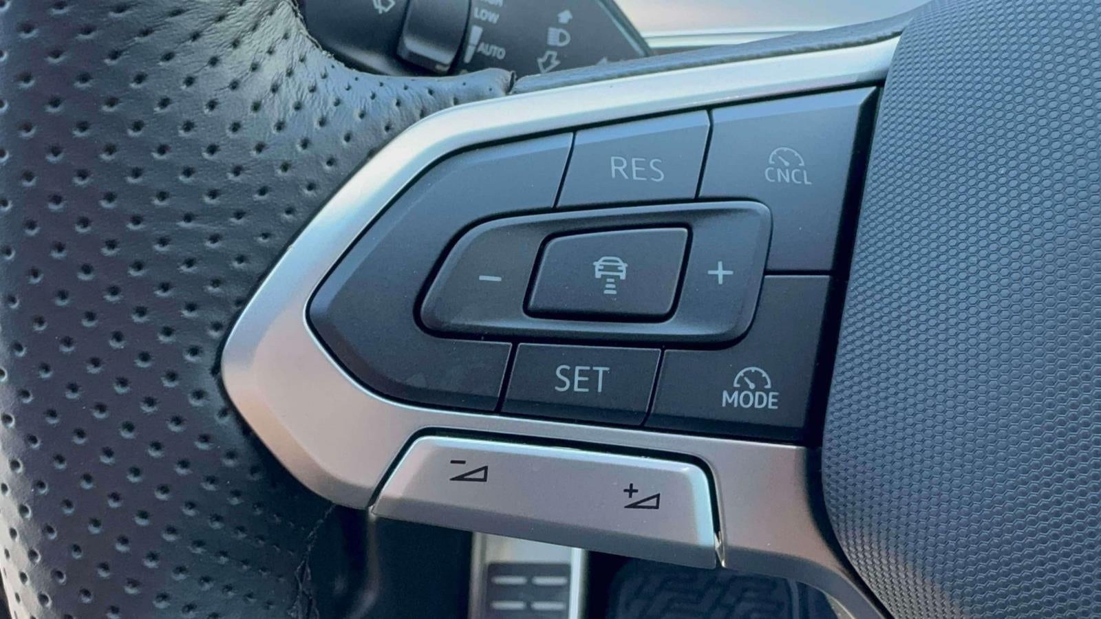 2026 Volkswagen Tiguan SE R-Line AWD