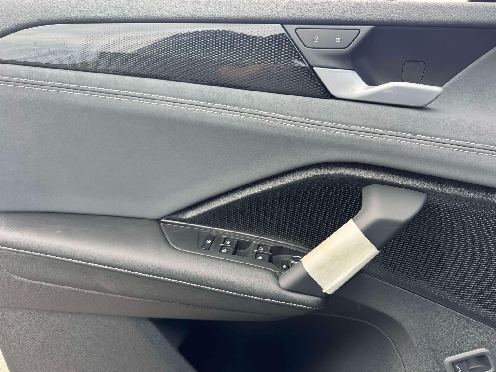 2026 Volkswagen Tiguan SE R-Line AWD