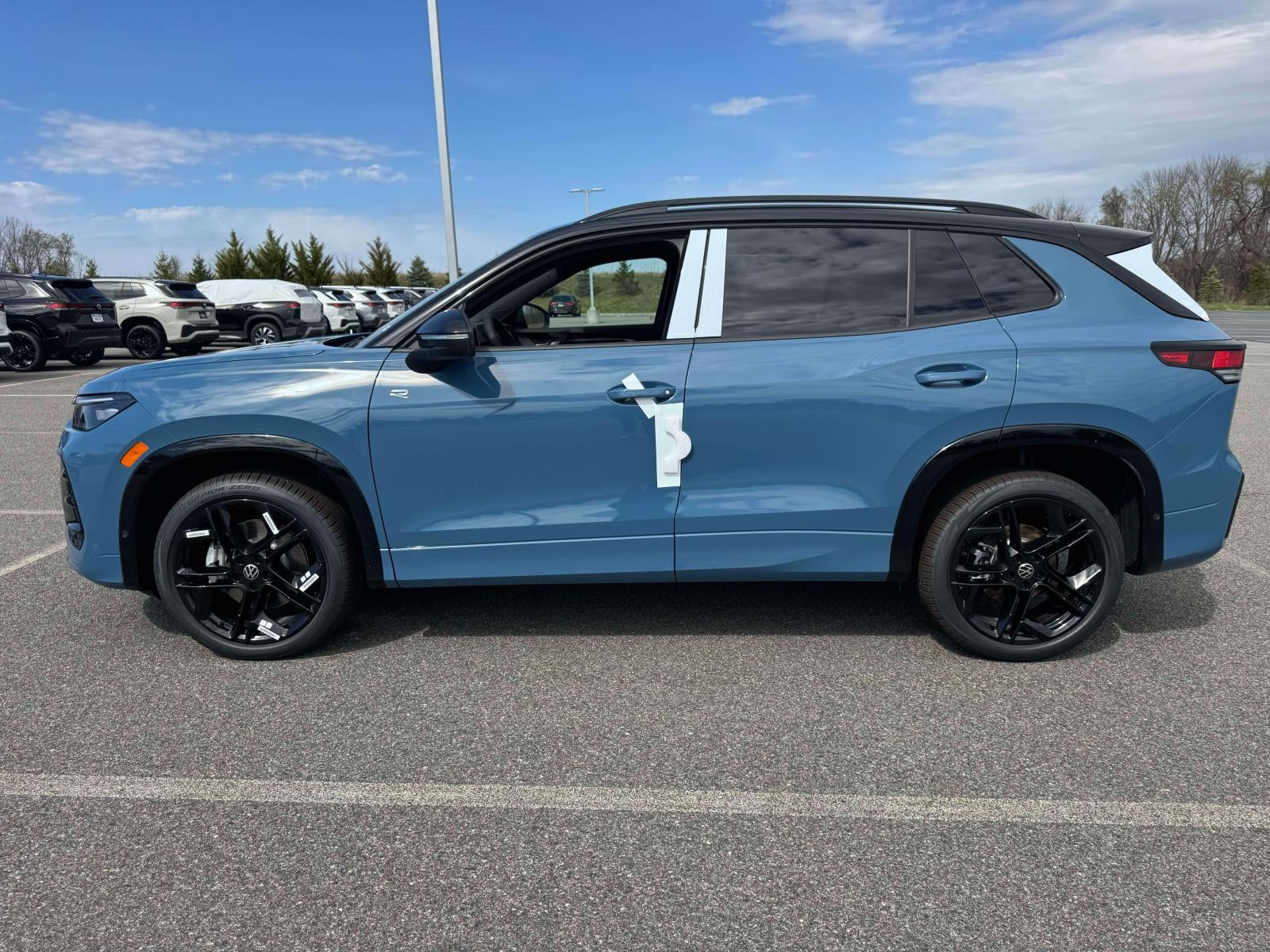 2026 Volkswagen Tiguan SE R-Line AWD