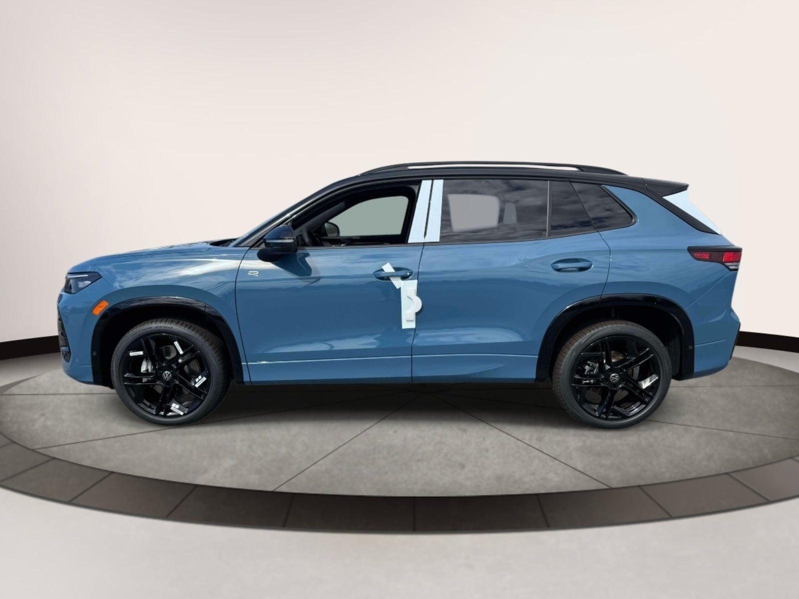 2026 Volkswagen Tiguan SE R-Line AWD