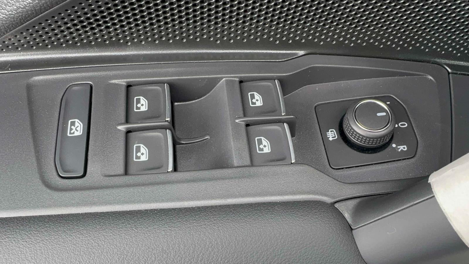 2026 Volkswagen Tiguan SE R-Line AWD