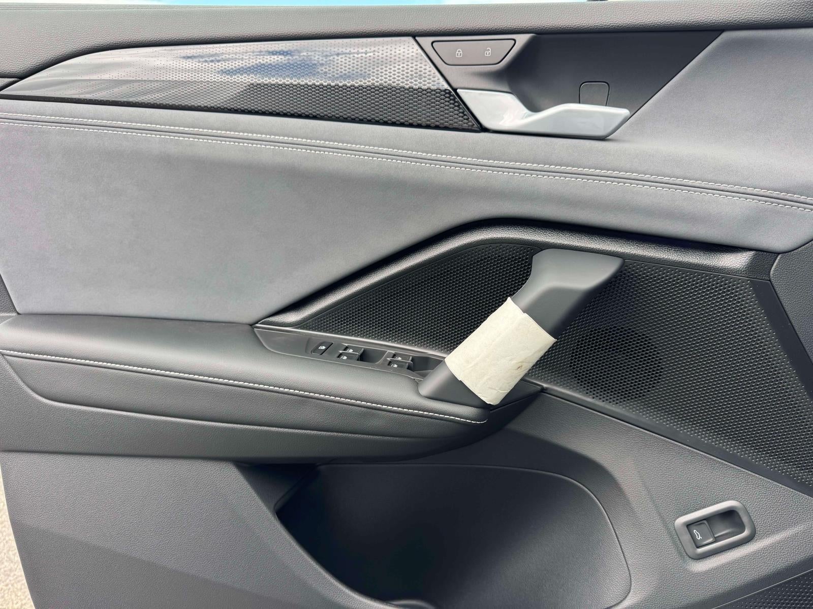 2026 Volkswagen Tiguan SE R-Line AWD