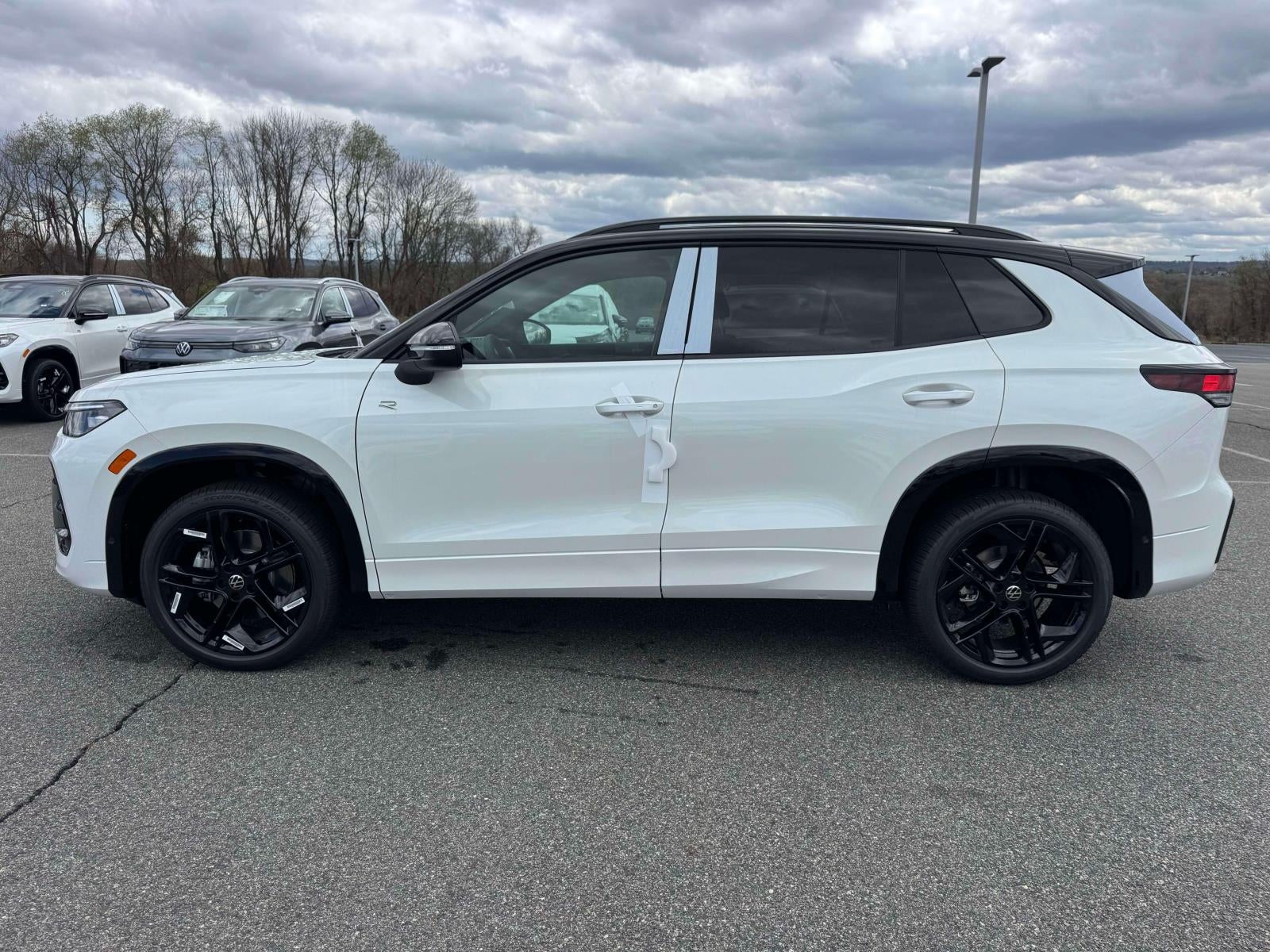 2026 Volkswagen Tiguan SE R-Line AWD