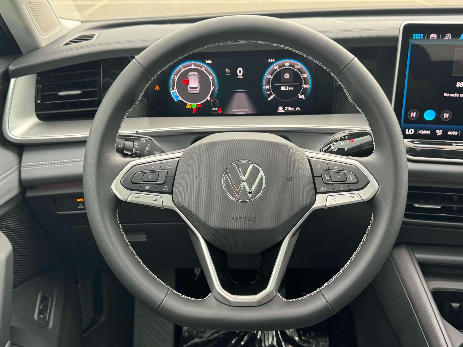 2025 Volkswagen Tiguan 2.0T SE