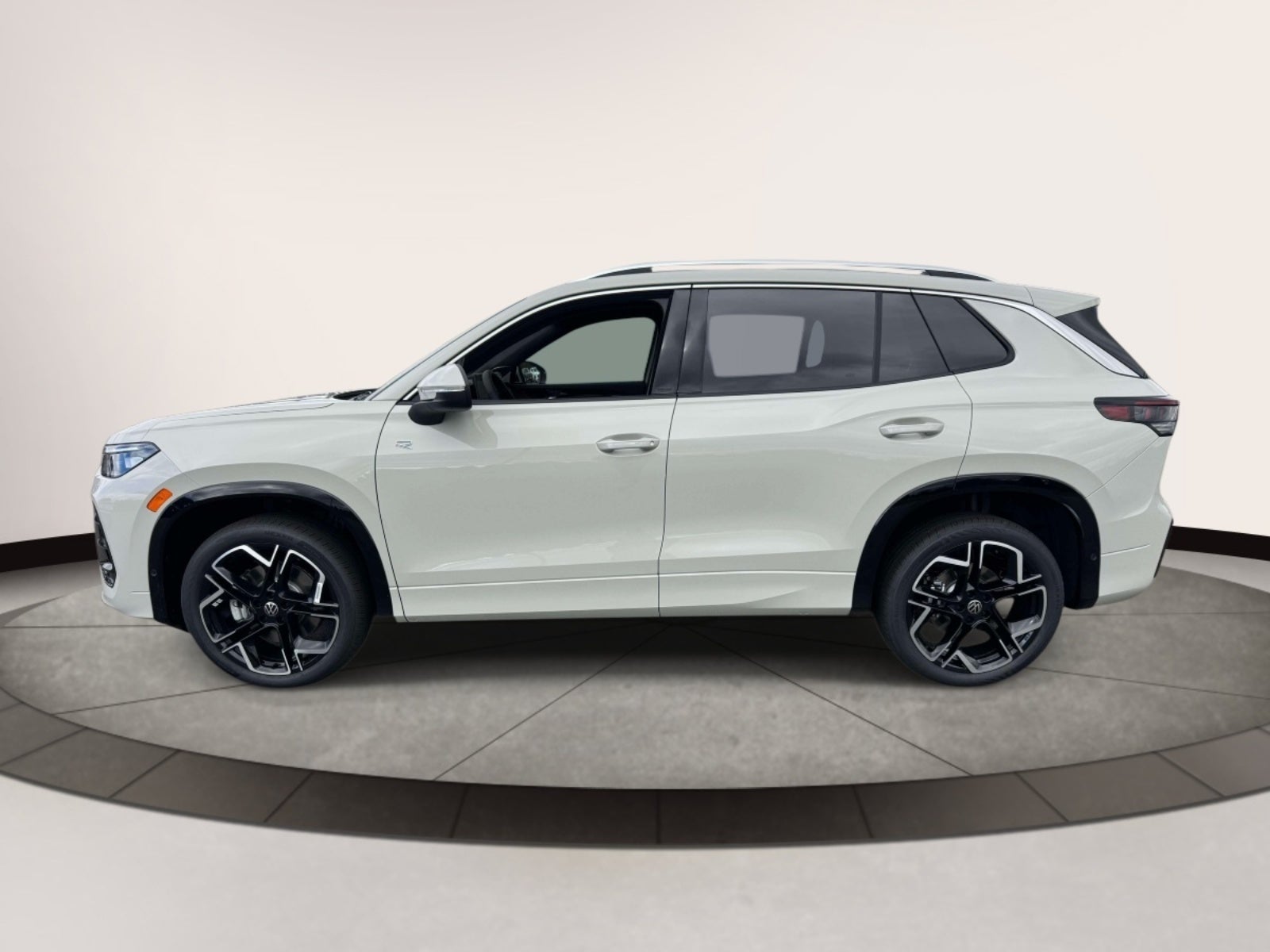 2026 Volkswagen Tiguan 2.0T SEL R-Line Turbo