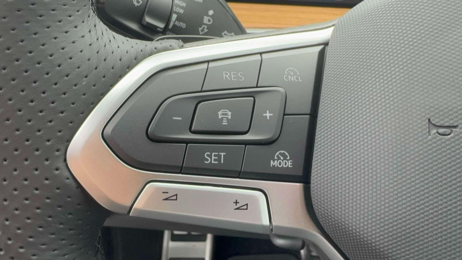 2026 Volkswagen Tiguan 2.0T SEL R-Line Turbo