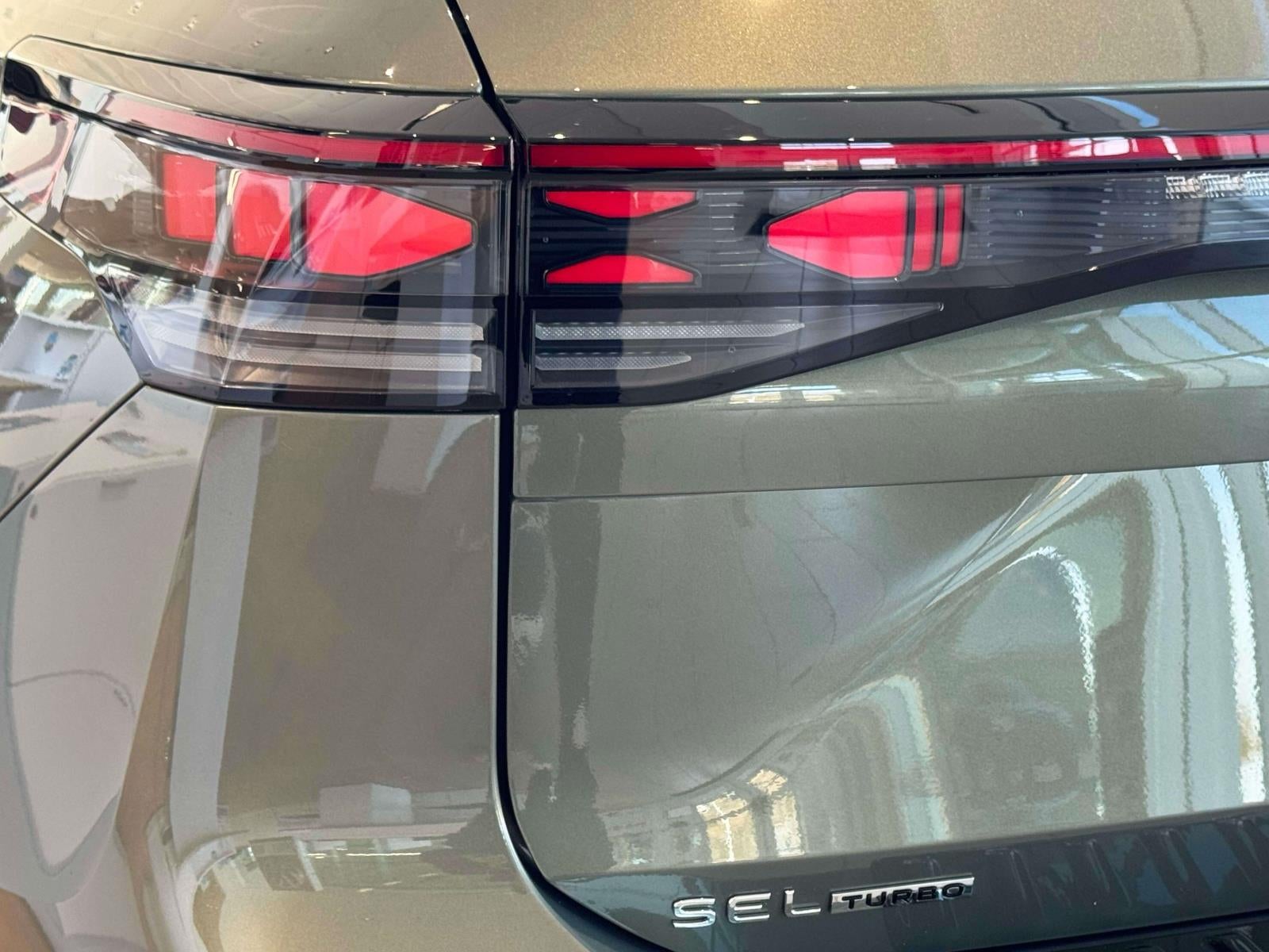 2026 Volkswagen Tiguan 2.0T SEL R-Line