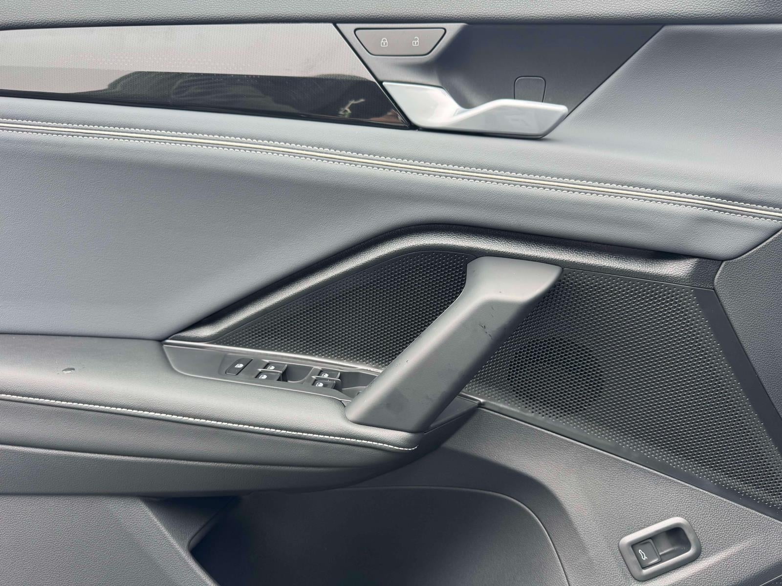 2026 Volkswagen Tiguan 2.0T SEL R-Line