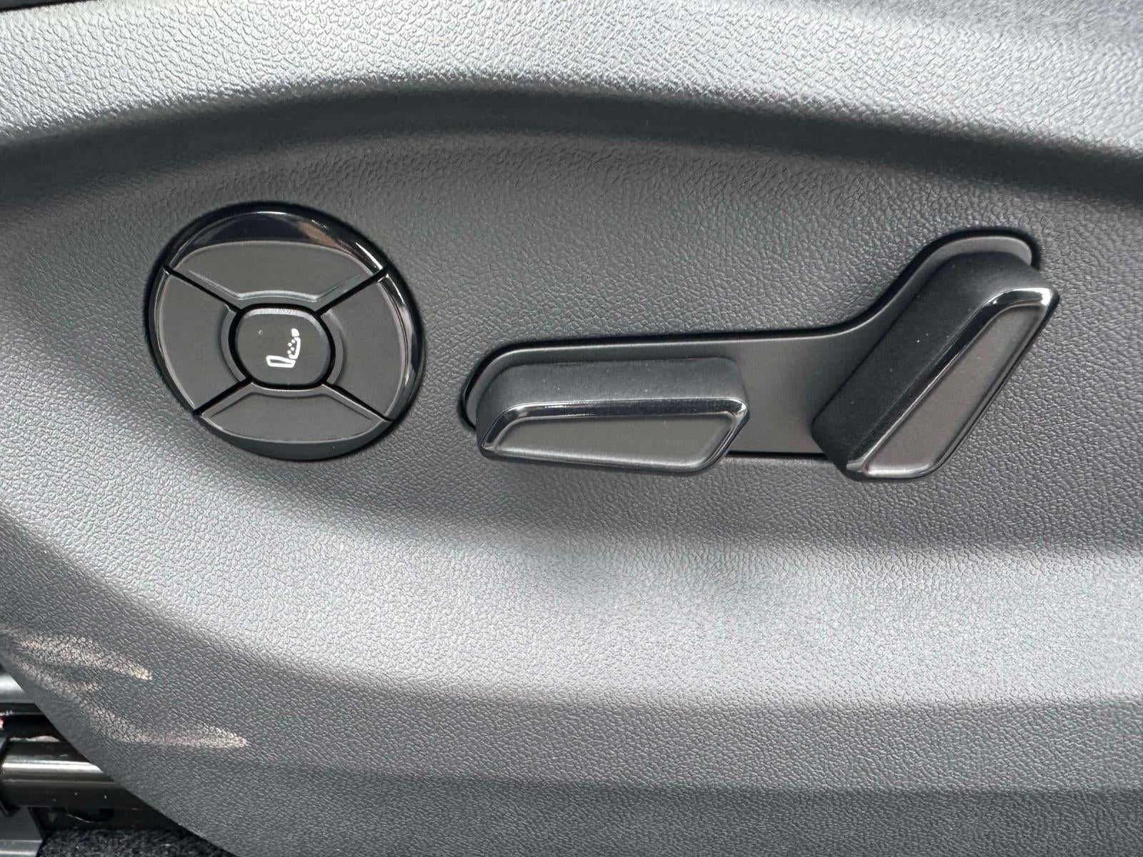 2026 Volkswagen Tiguan 2.0T SEL R-Line