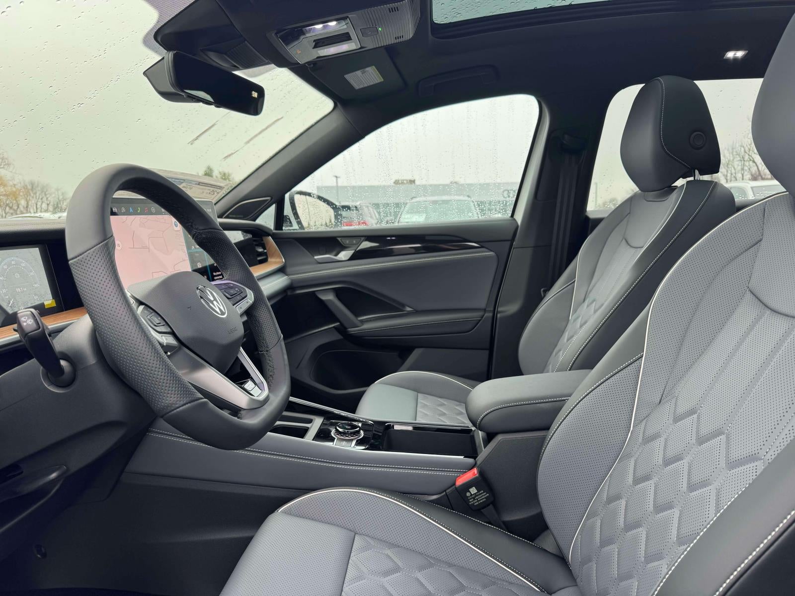 2026 Volkswagen Tiguan 2.0T SEL R-Line