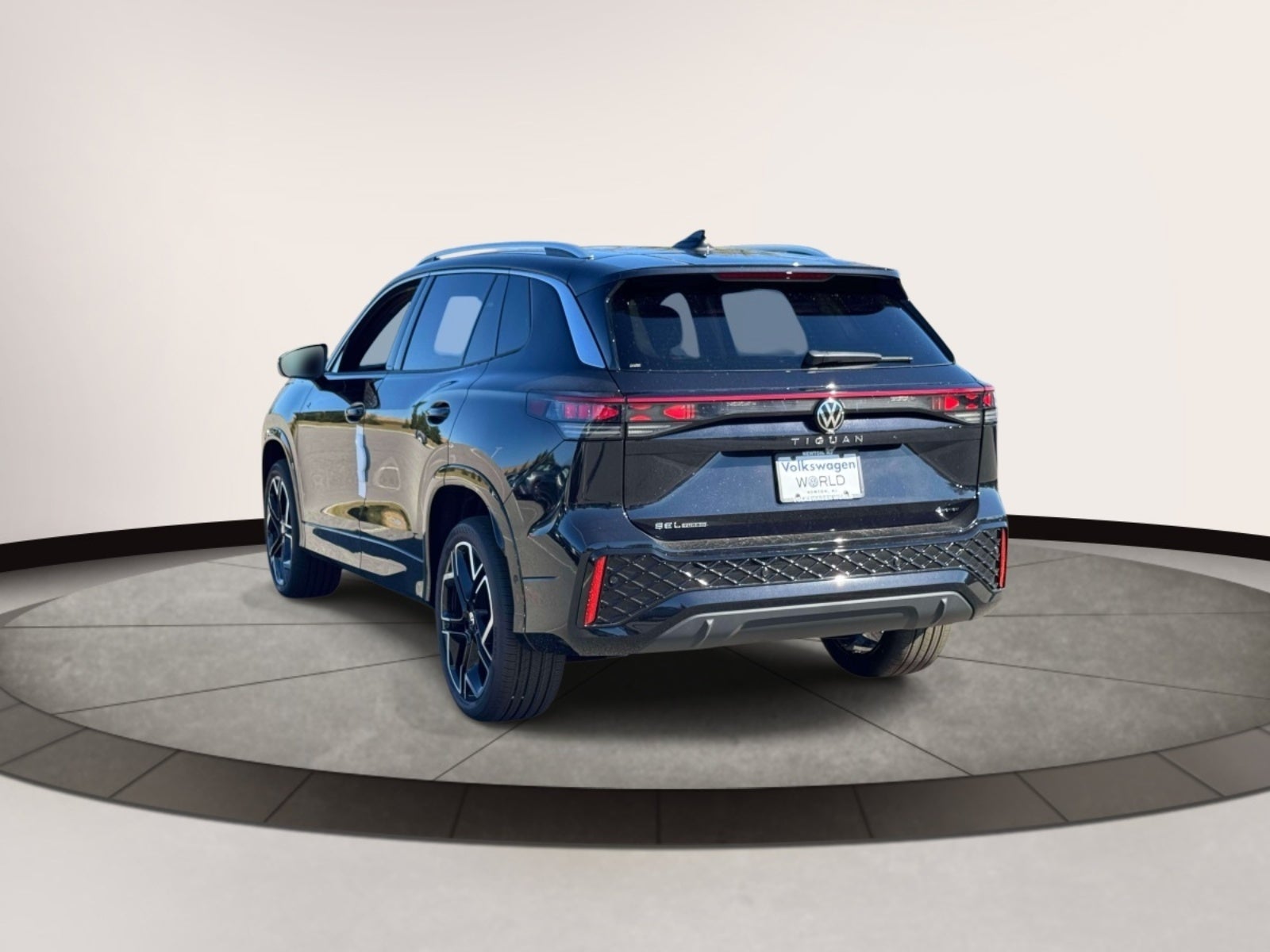 2027 Volkswagen Tiguan 2.0T SEL
