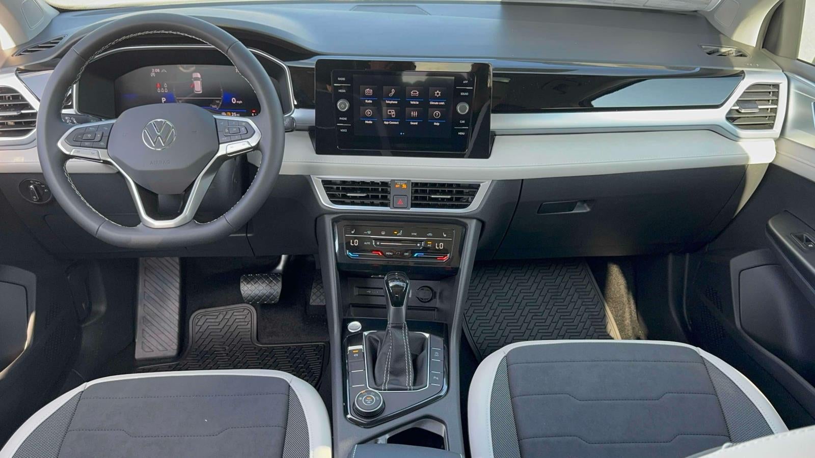 2027 Volkswagen Taos 1.5T SE