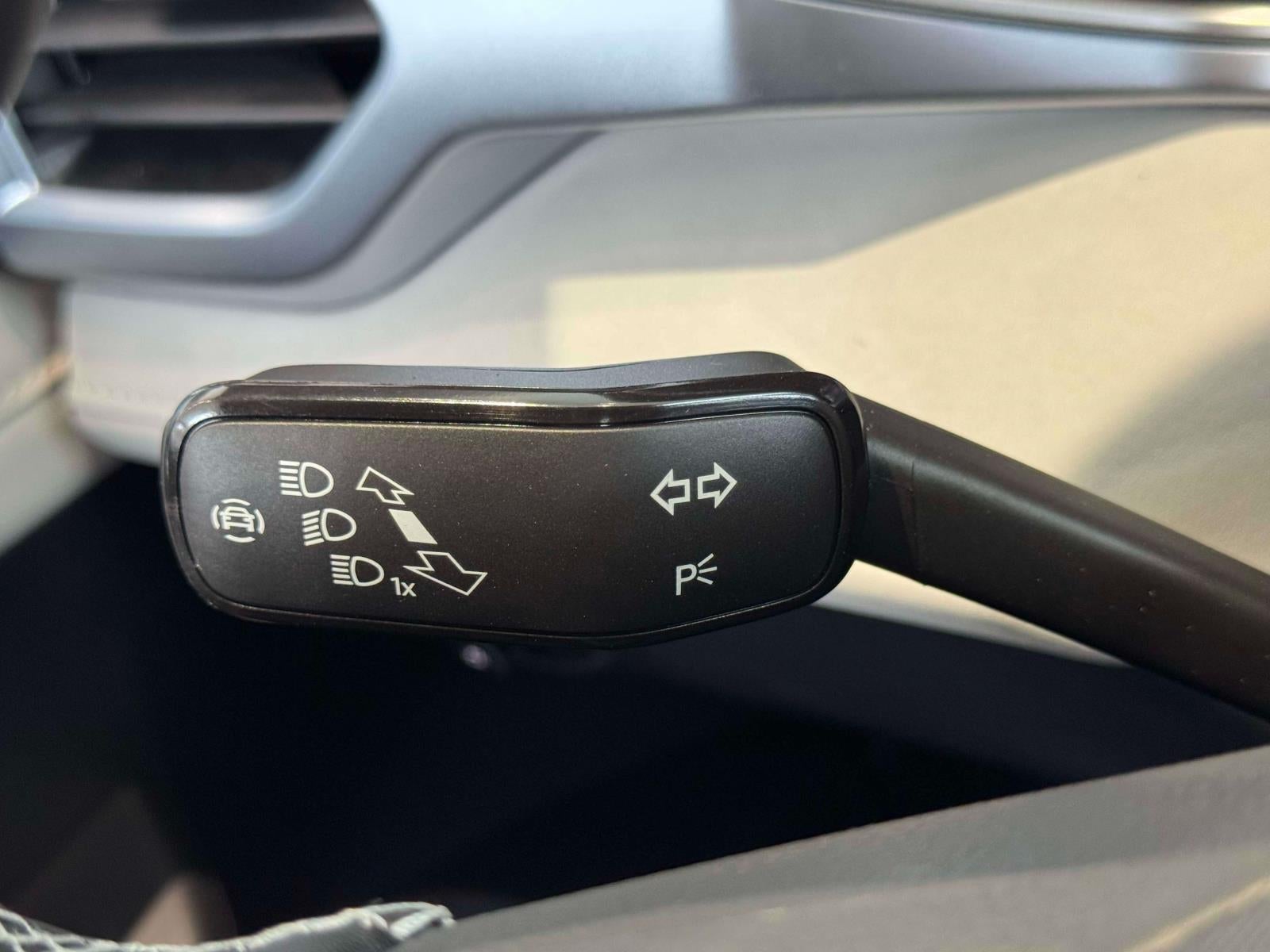 2027 Volkswagen Taos 1.5T SE