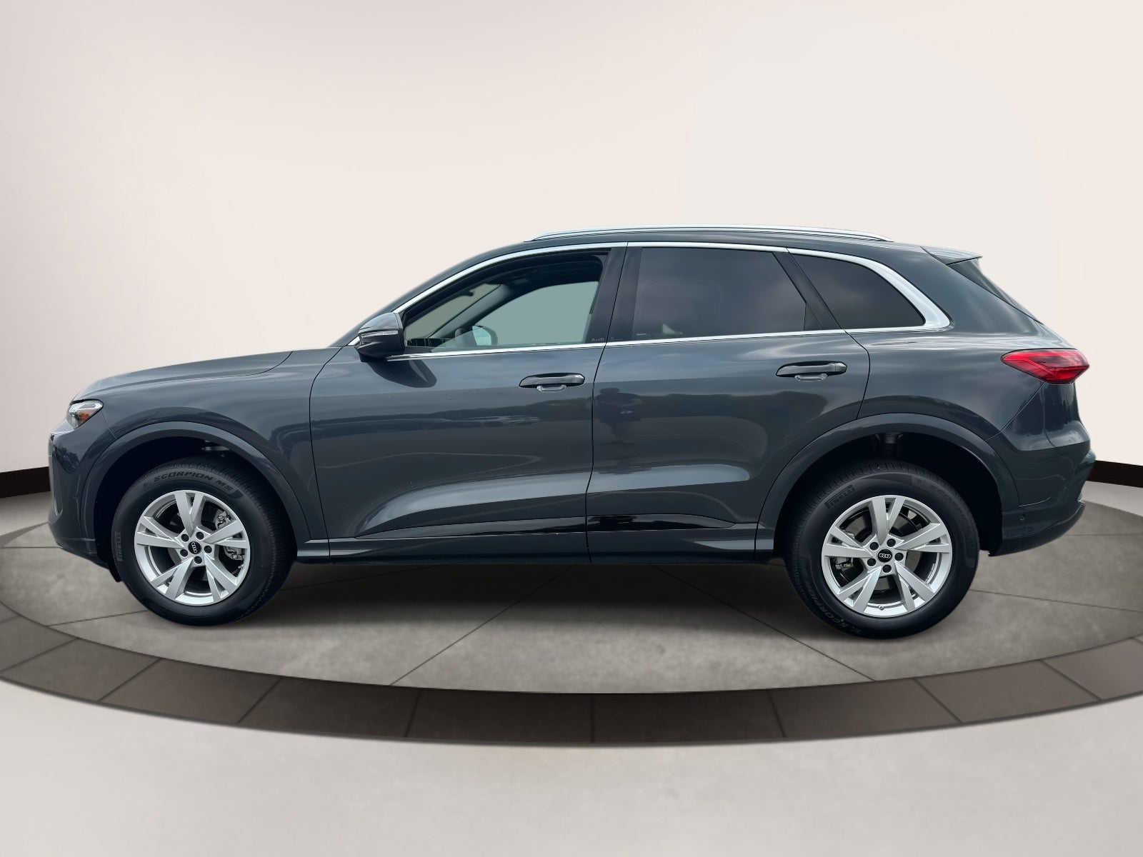 2025 Audi Q5 Premium