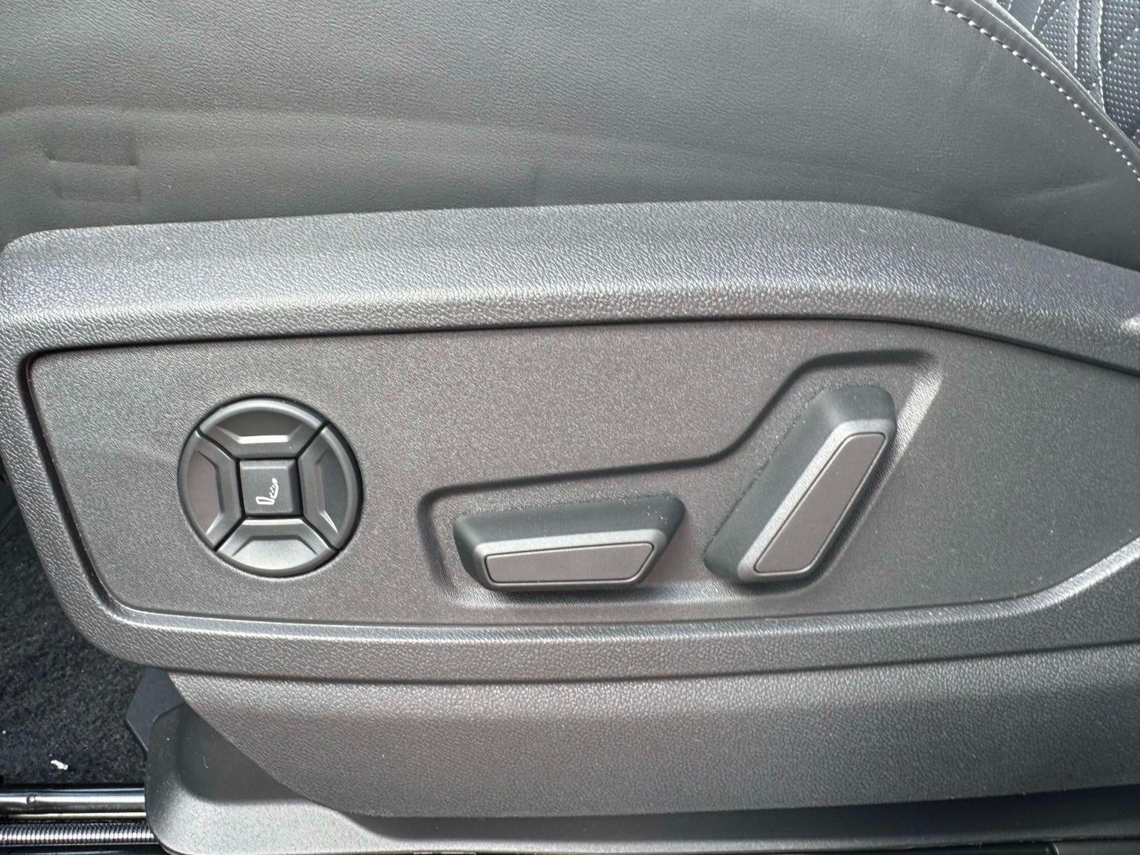 2026 Audi SQ5 Premium Plus